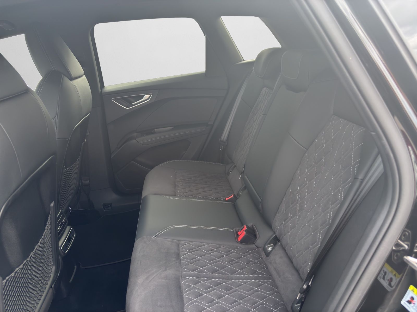 Audi Q4 e-tron 50 Quattro S-line KLIMA NAVI RFK SHZ A