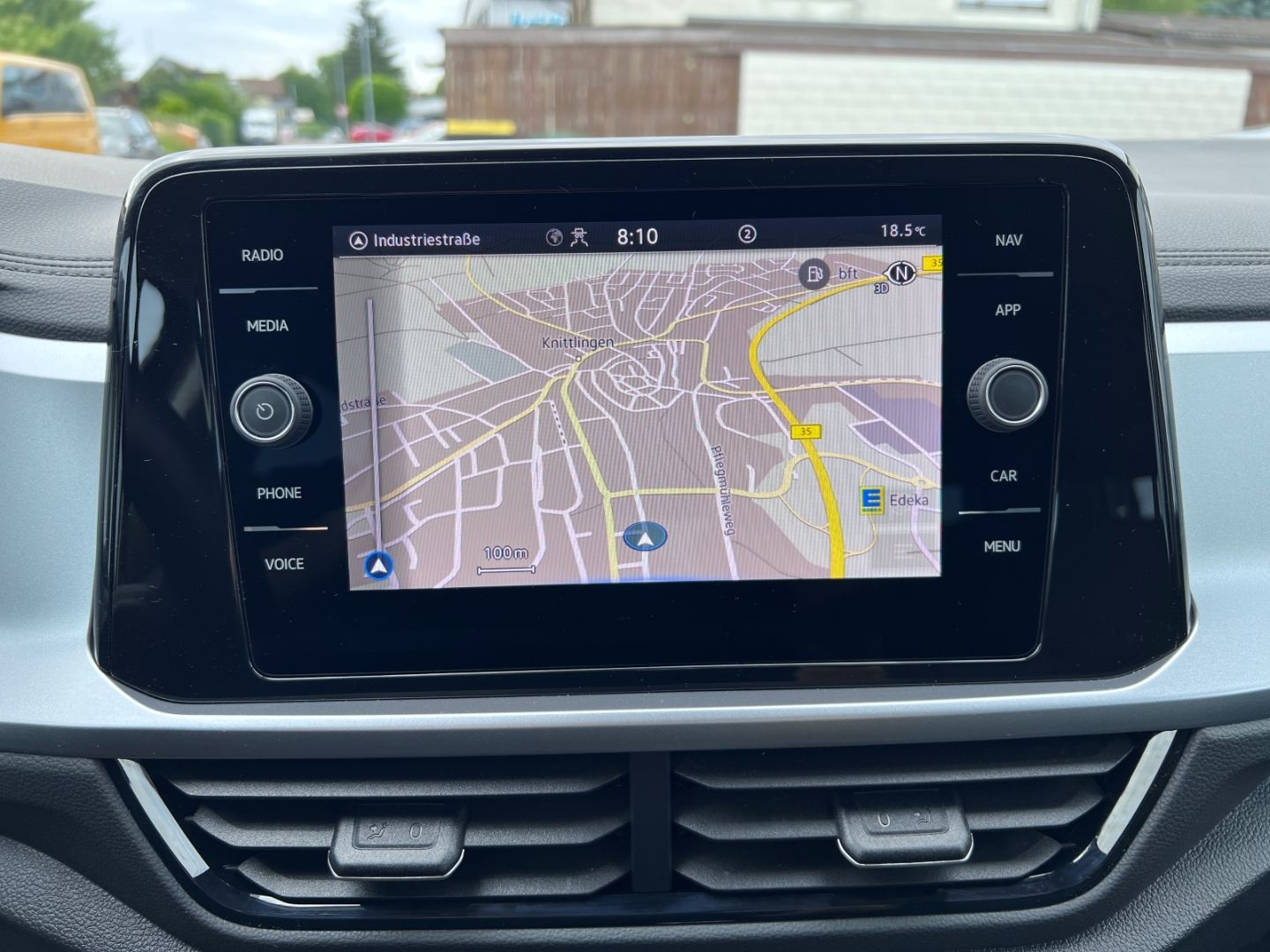Volkswagen T-Roc 1.0TSI Life - Samsaru's Car Outlet