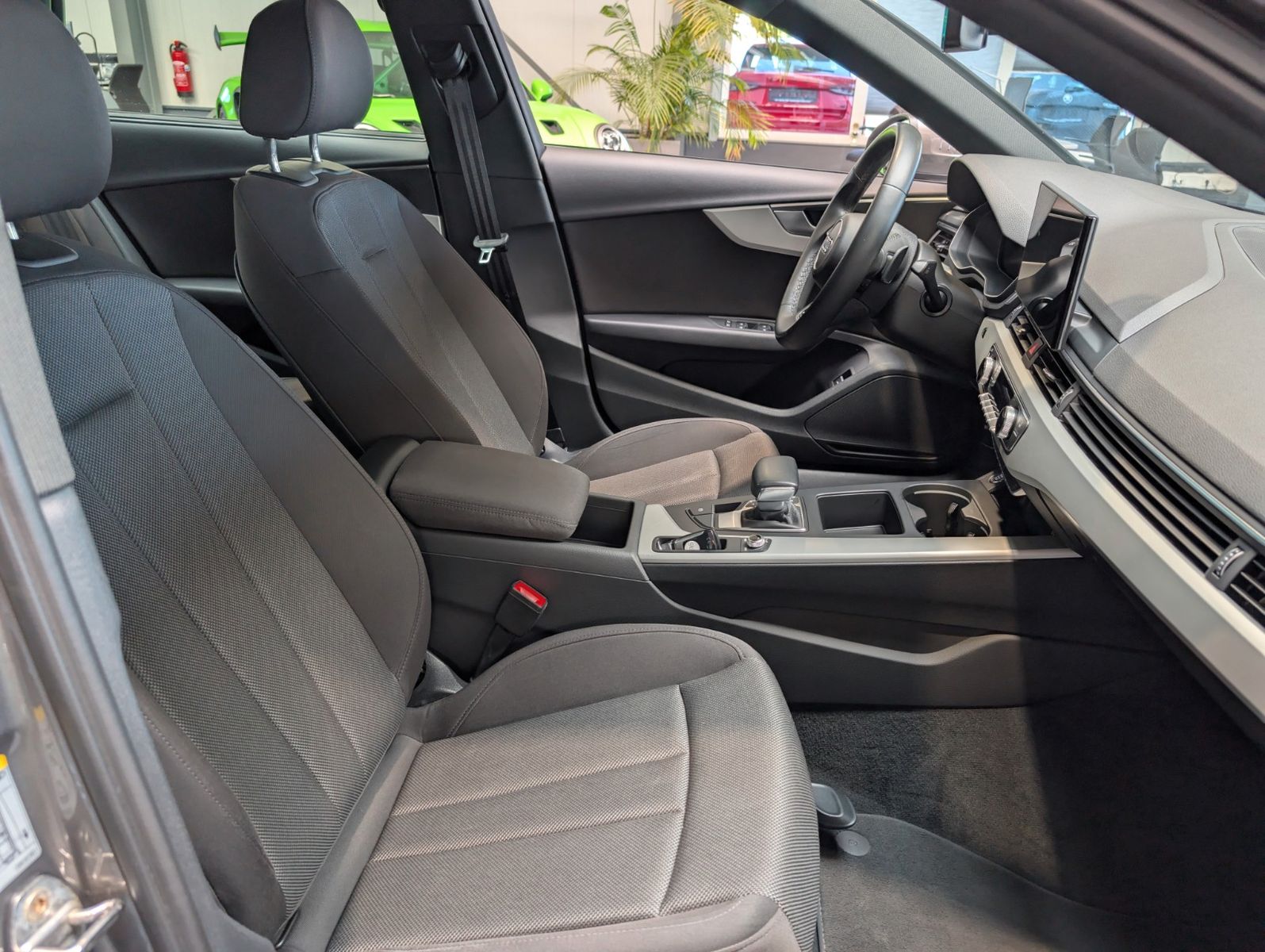 Audi A4 Lim 40 TDI S tronic advanced - Samsaru's Car Outlet