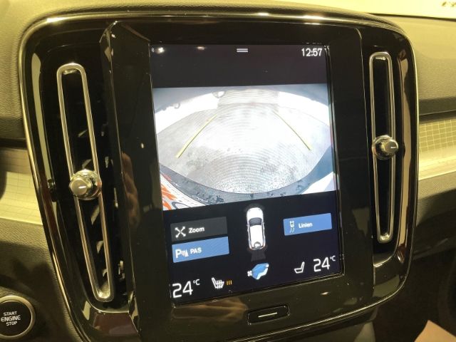 Volvo XC40 T3 Momentum Pro Automatik LED Navi Pano PDC