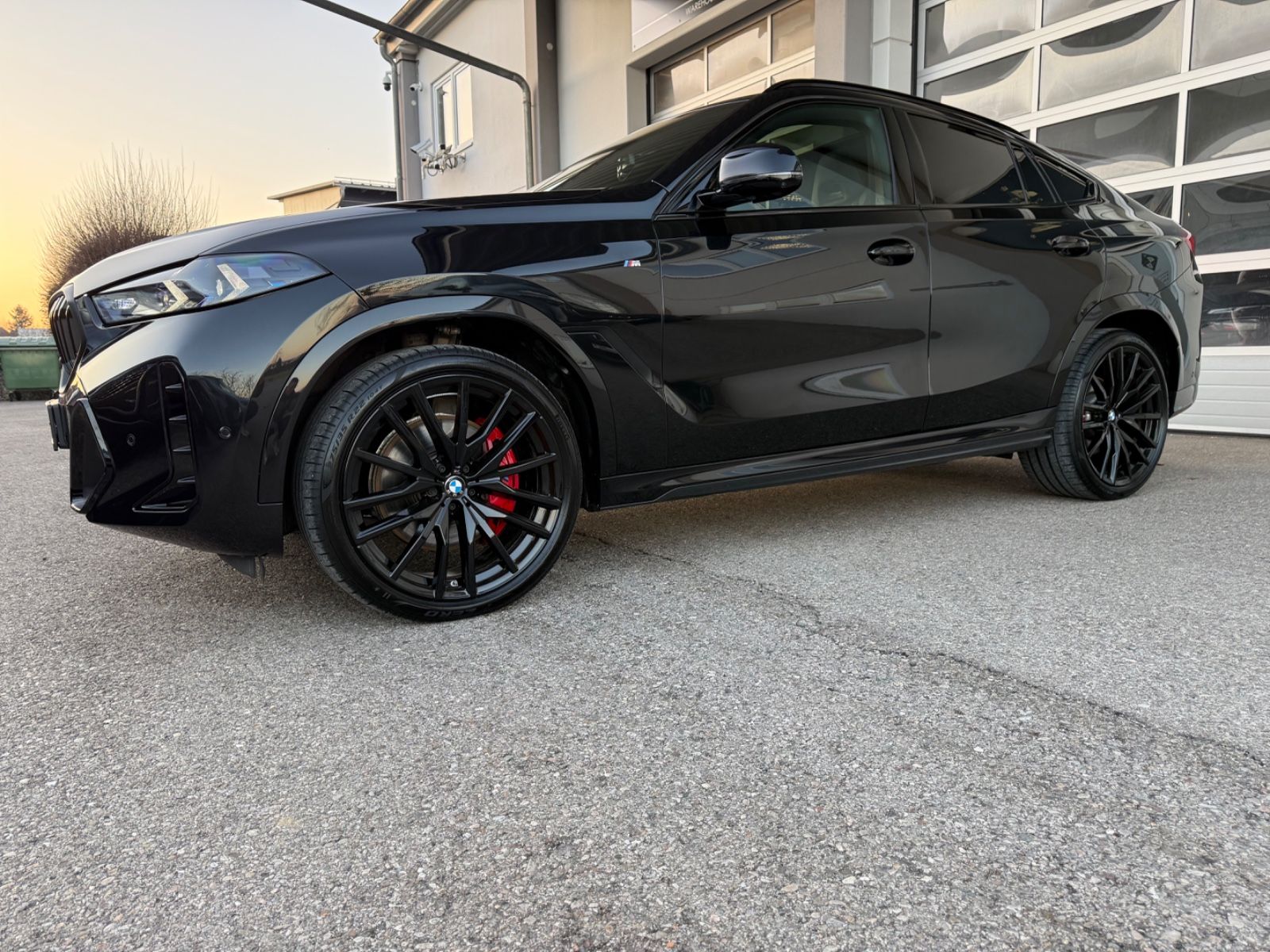 BMW X6 40 i xDrive M Sport - Samsaru's Car Outlet