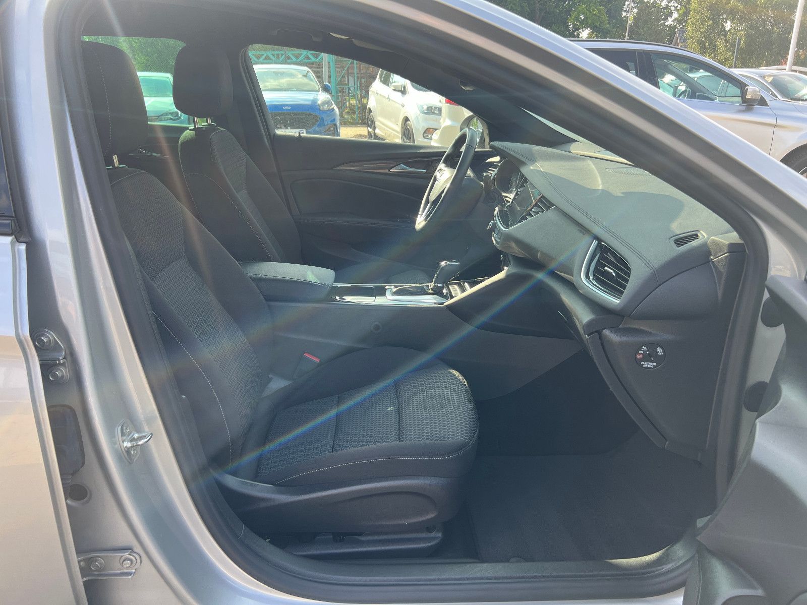 Opel Insignia B Sports Tourer Aut. - Samsaru's Car Outlet