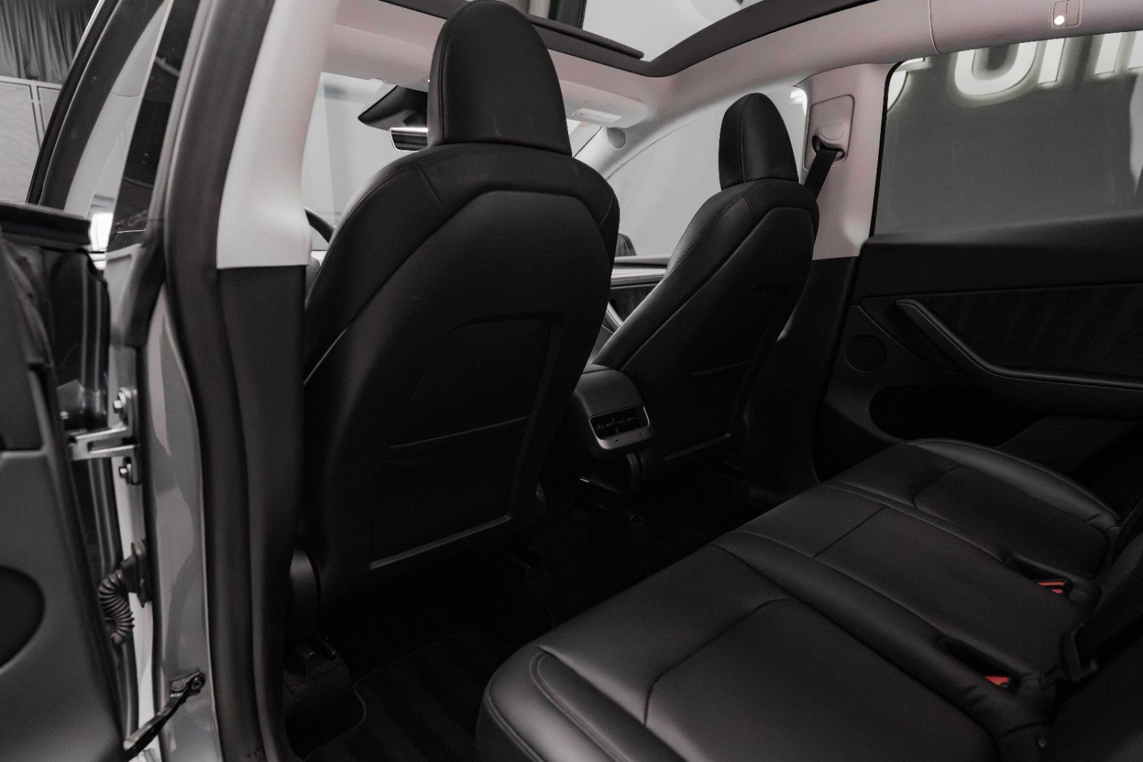 Tesla Model Y Long Range Dual AWD