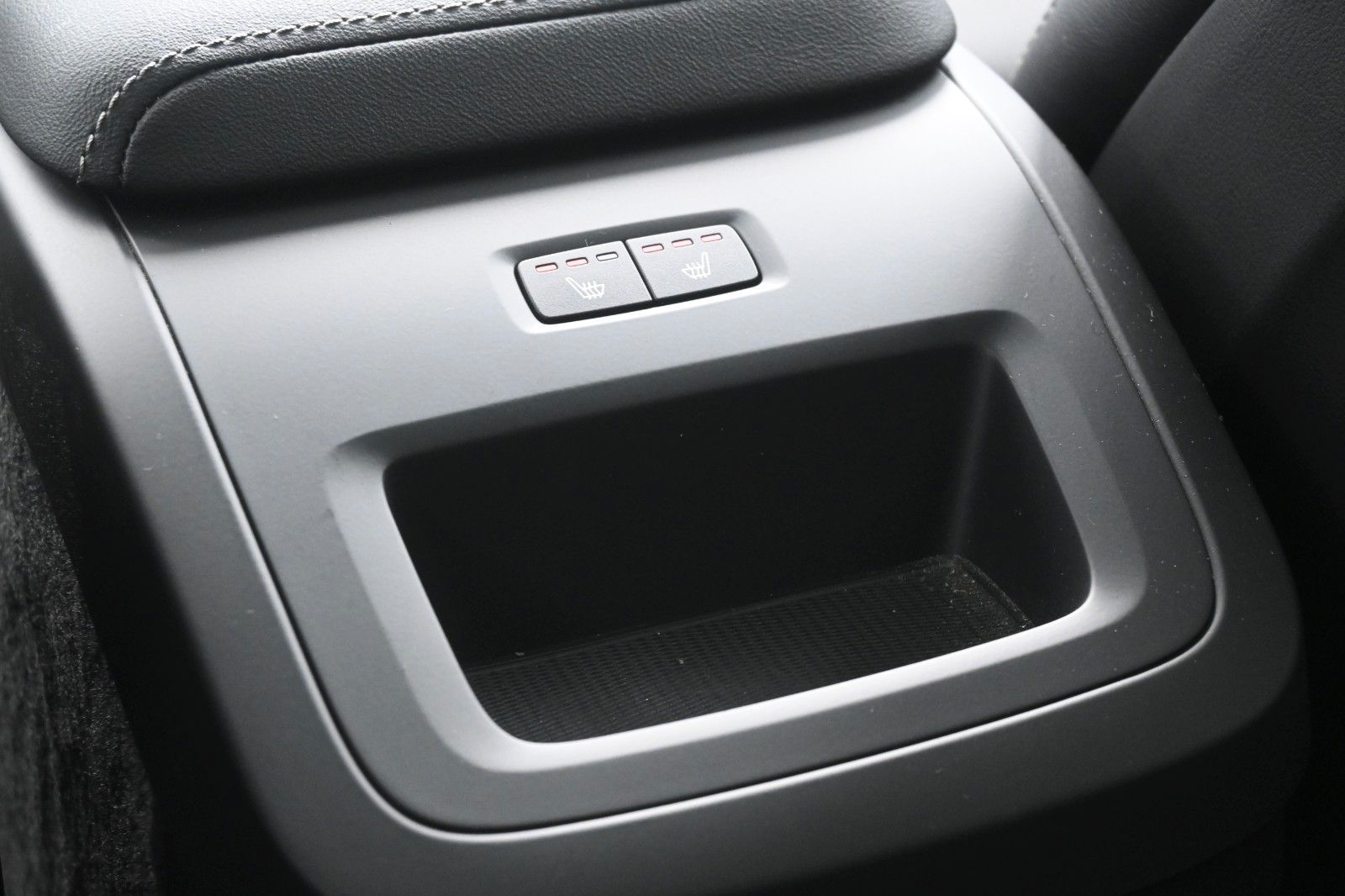 Volvo XC60 T8 Ultimate Bright RC Plug-In B&W*LUFT*360°