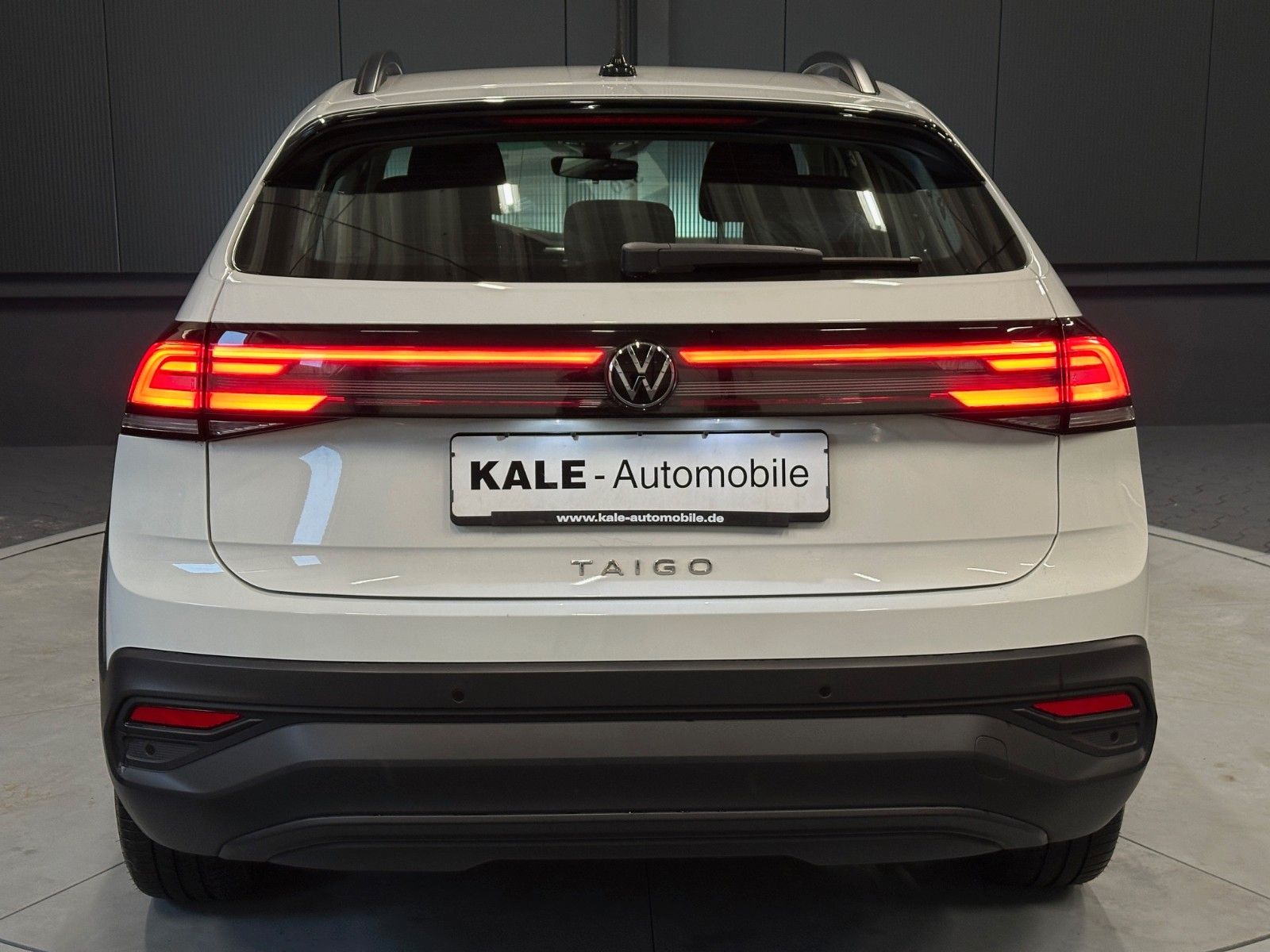Volkswagen Taigo 1.0 TSI Life - Samsaru's Car Outlet