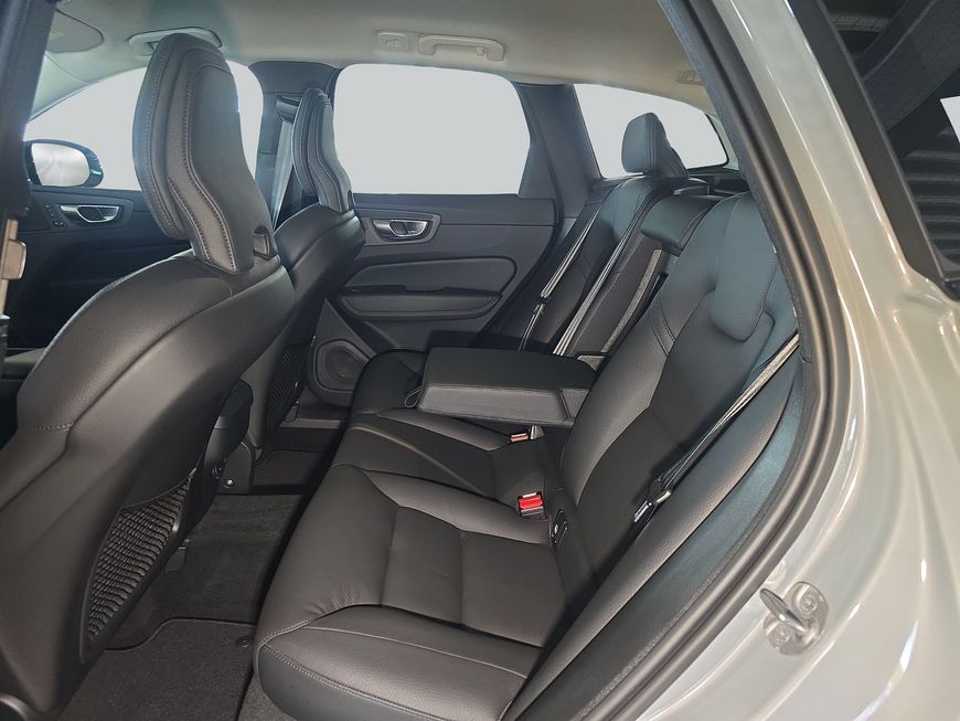 Volvo XC60 B4 D Plus Dark