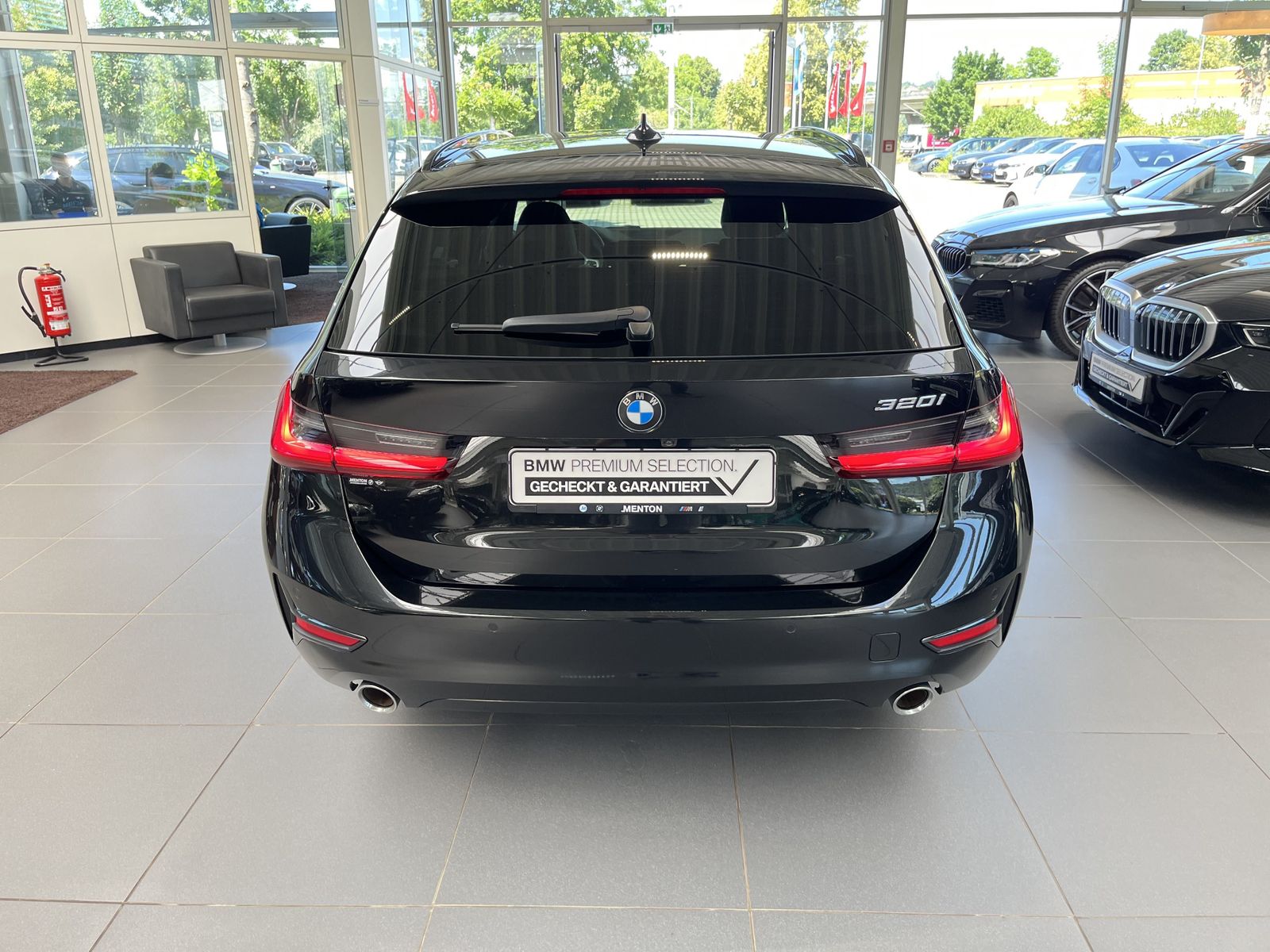 BMW 320i Touring Sport Line - Samsaru's Car Outlet