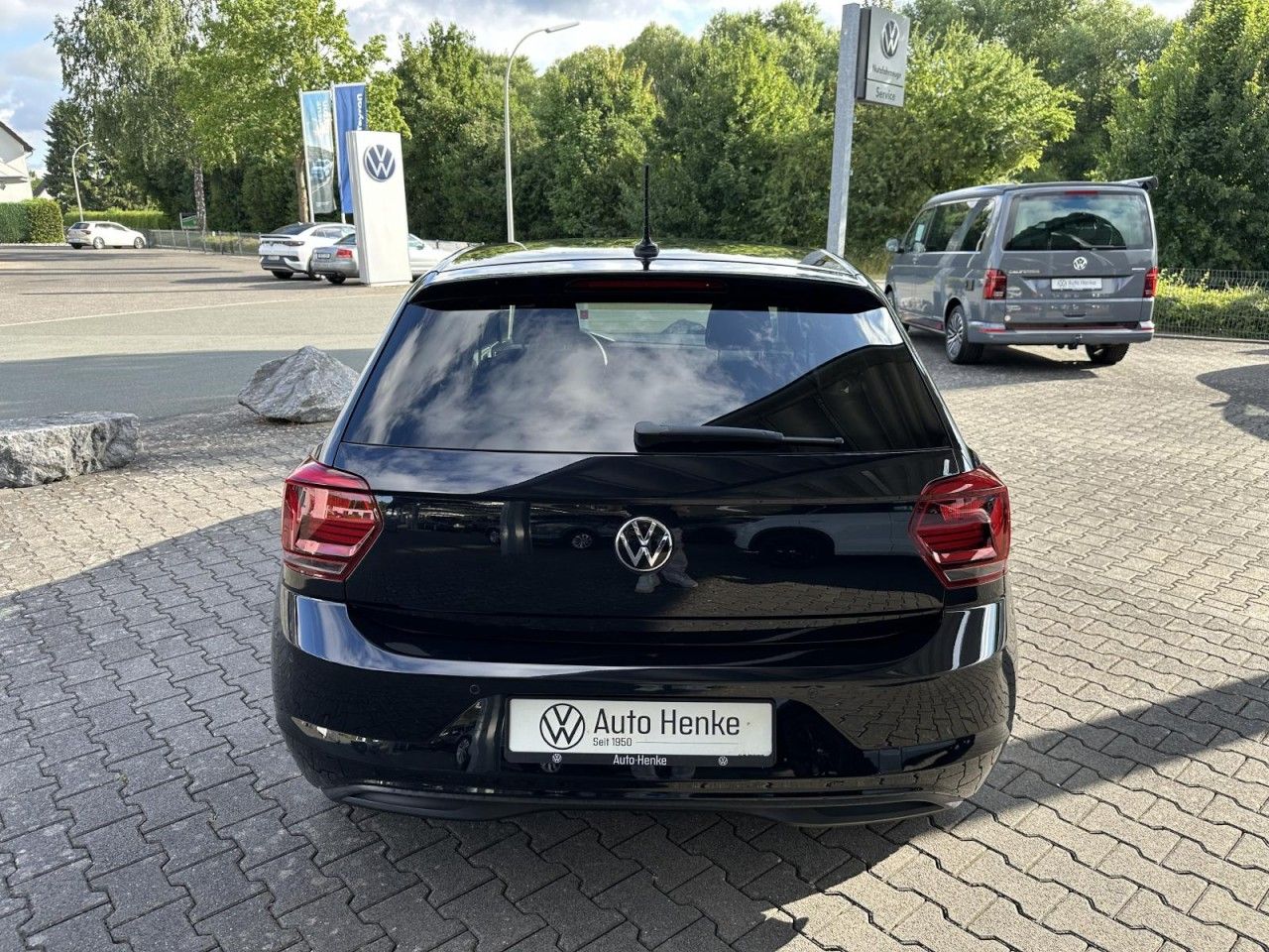 Volkswagen Polo 1.0 TSI DSG - Samsaru's Car Outlet