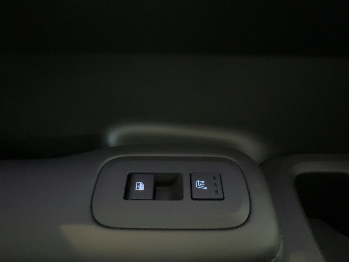 Hyundai SANTA FE 1.6 HEV 4WD Signature - Samsaru's Car Outlet