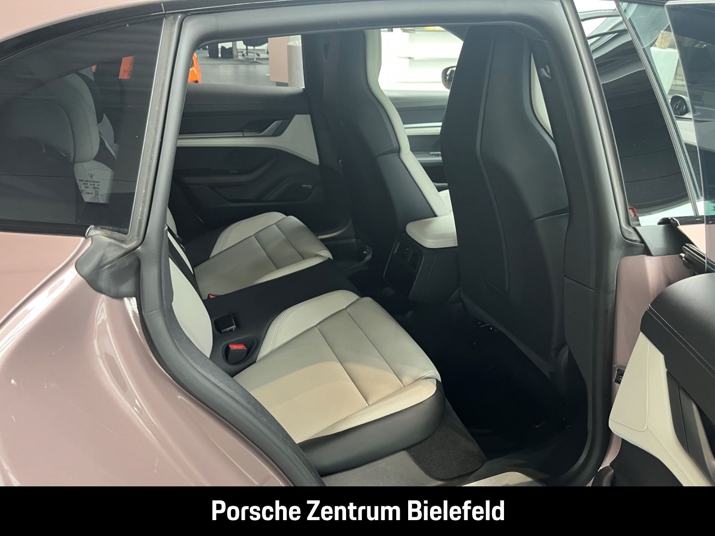 Porsche Taycan 4S Sport Turismo Frozenberrymetallic BOSE