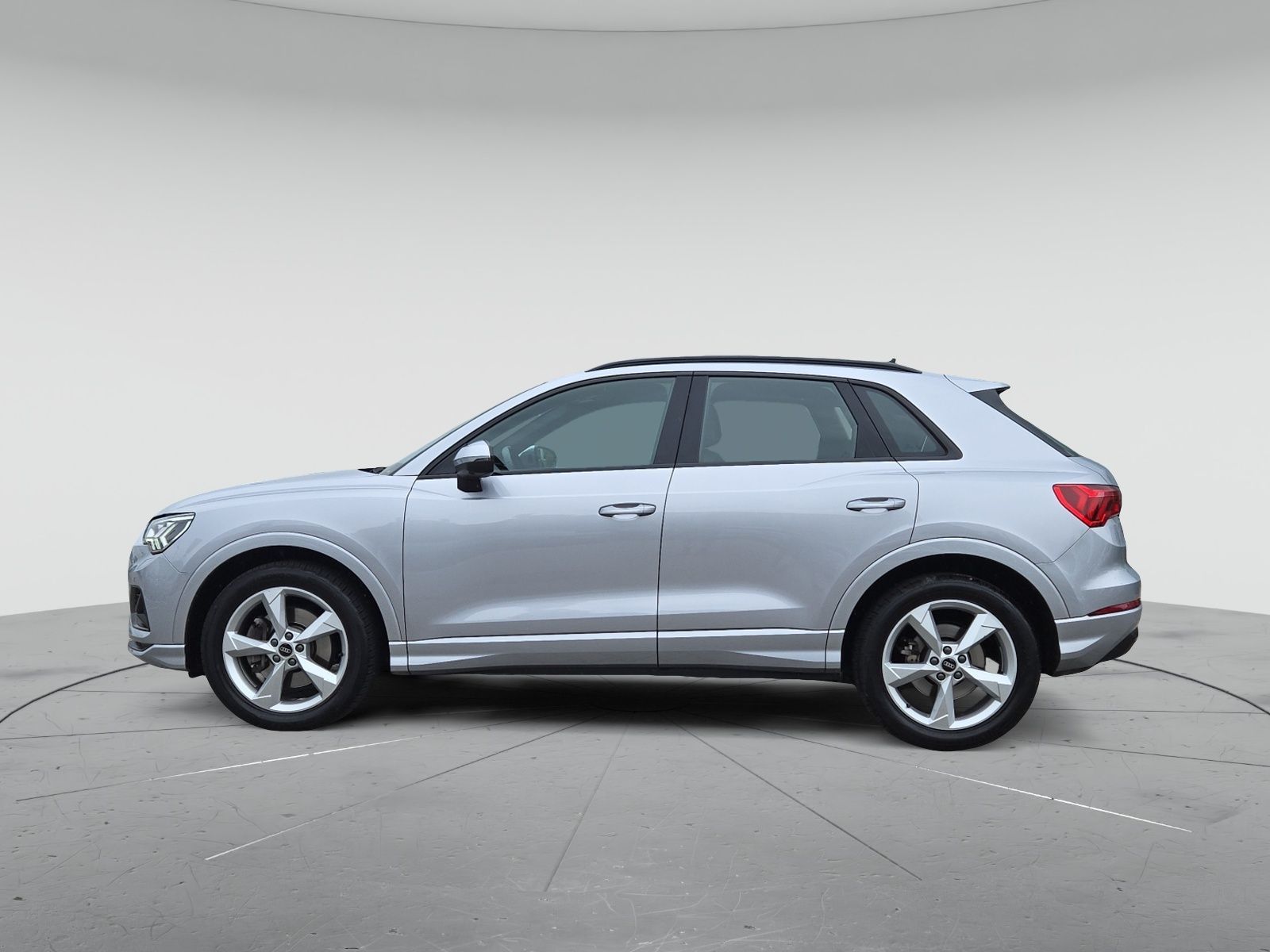 Audi Q3 advanced 40 TFSI quattro S tronic S LINE - Samsaru's Car Outlet