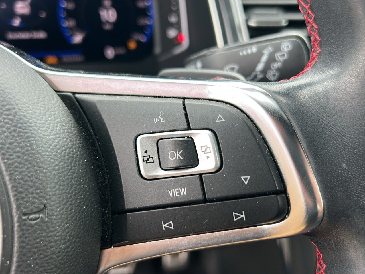 Volkswagen T-Roc Sport - Samsaru's Car Outlet