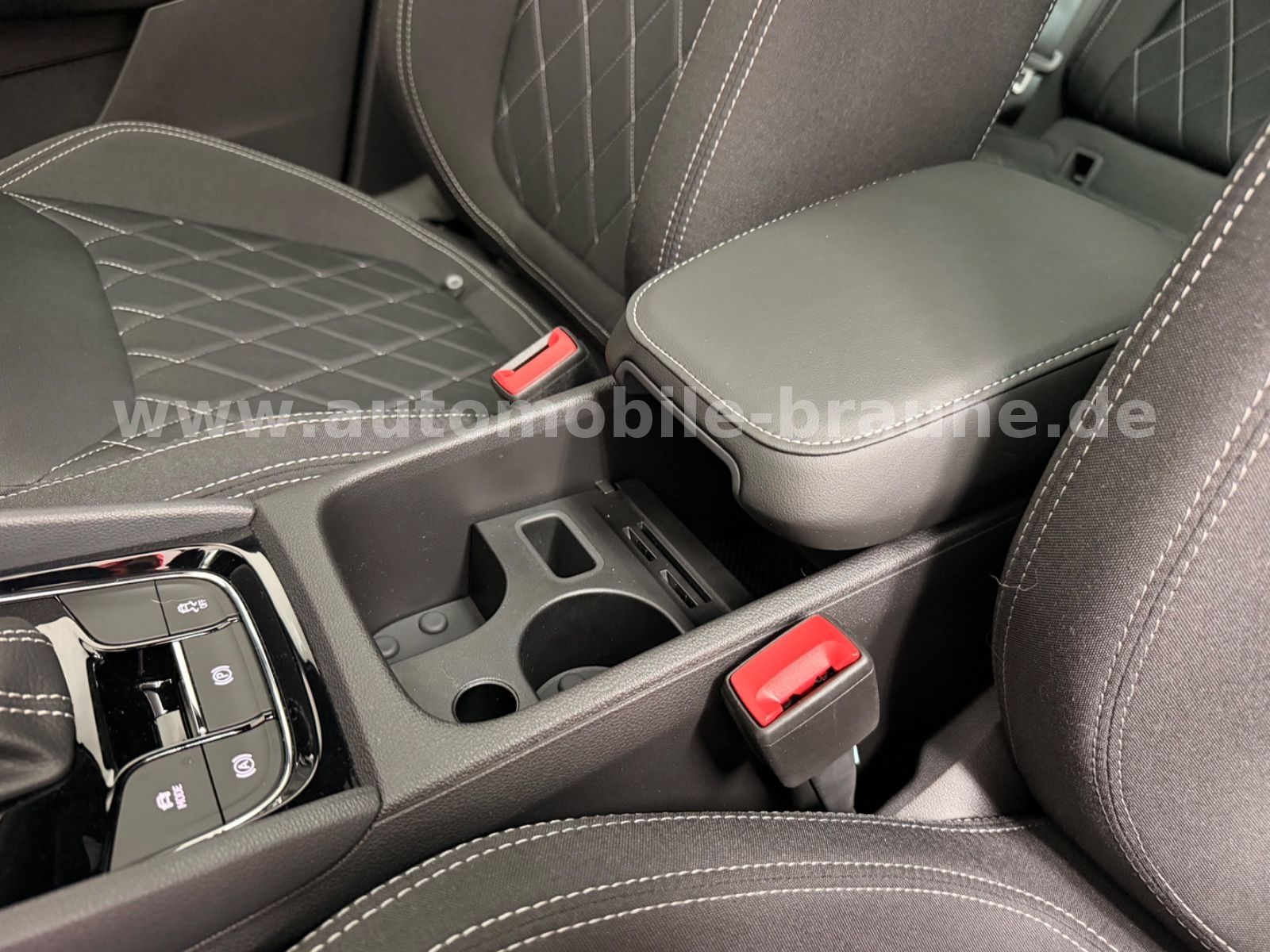 Skoda Karoq 1.5TSI DSG SPORT*PANO*SOUND*360*ASSIST*AHK