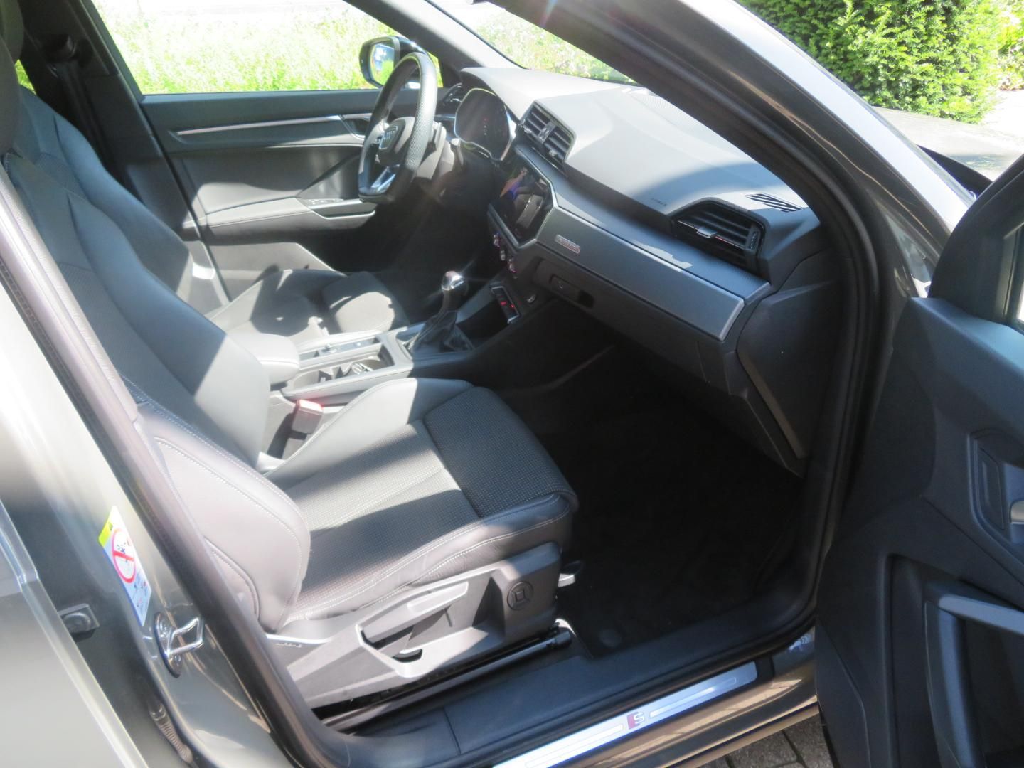 Audi Q3 S line 35 TDI Quattro S-Tronic - Samsaru's Car Outlet