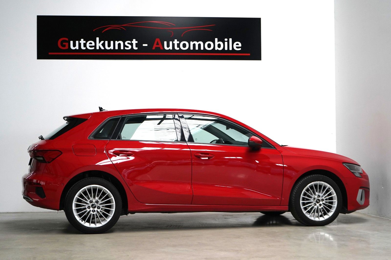 Audi A3 Spbg 30 TFSI Advanced - Samsaru's Car Outlet