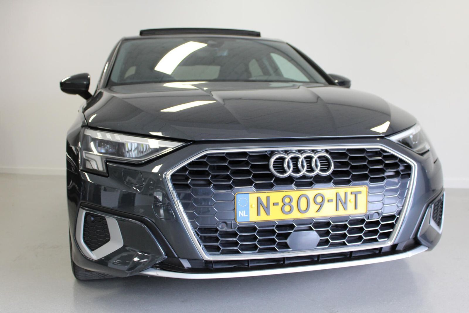 Audi A3 Limousine 30 TFSI Business edition | PANO-DAK