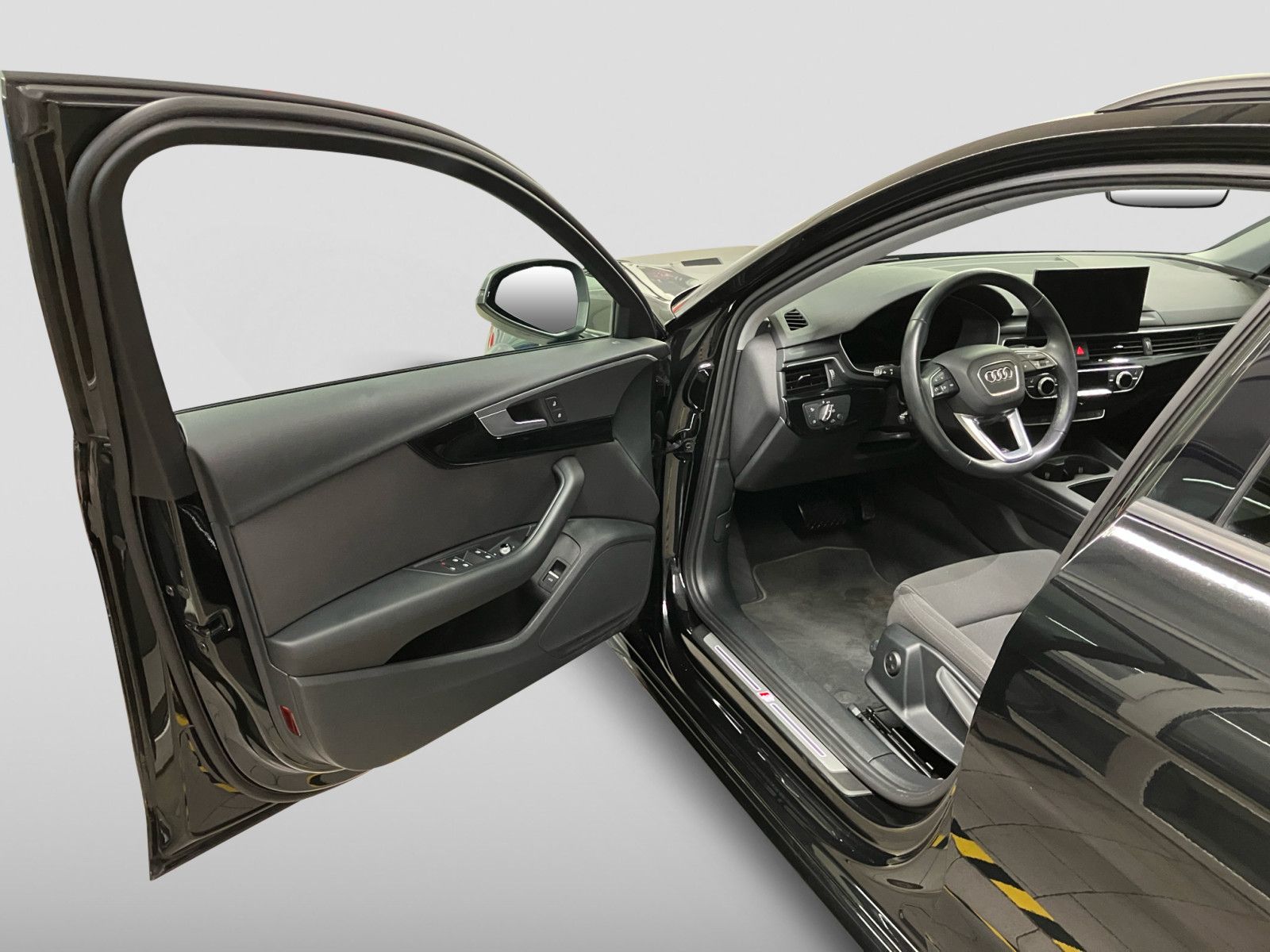 Audi A4 35 TDI Avant S line - Samsaru's Car Outlet