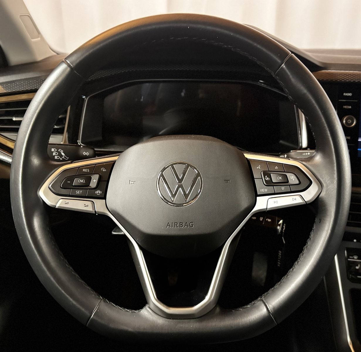 Volkswagen Taigo 1.0 TSI Life - Samsaru's Car Outlet
