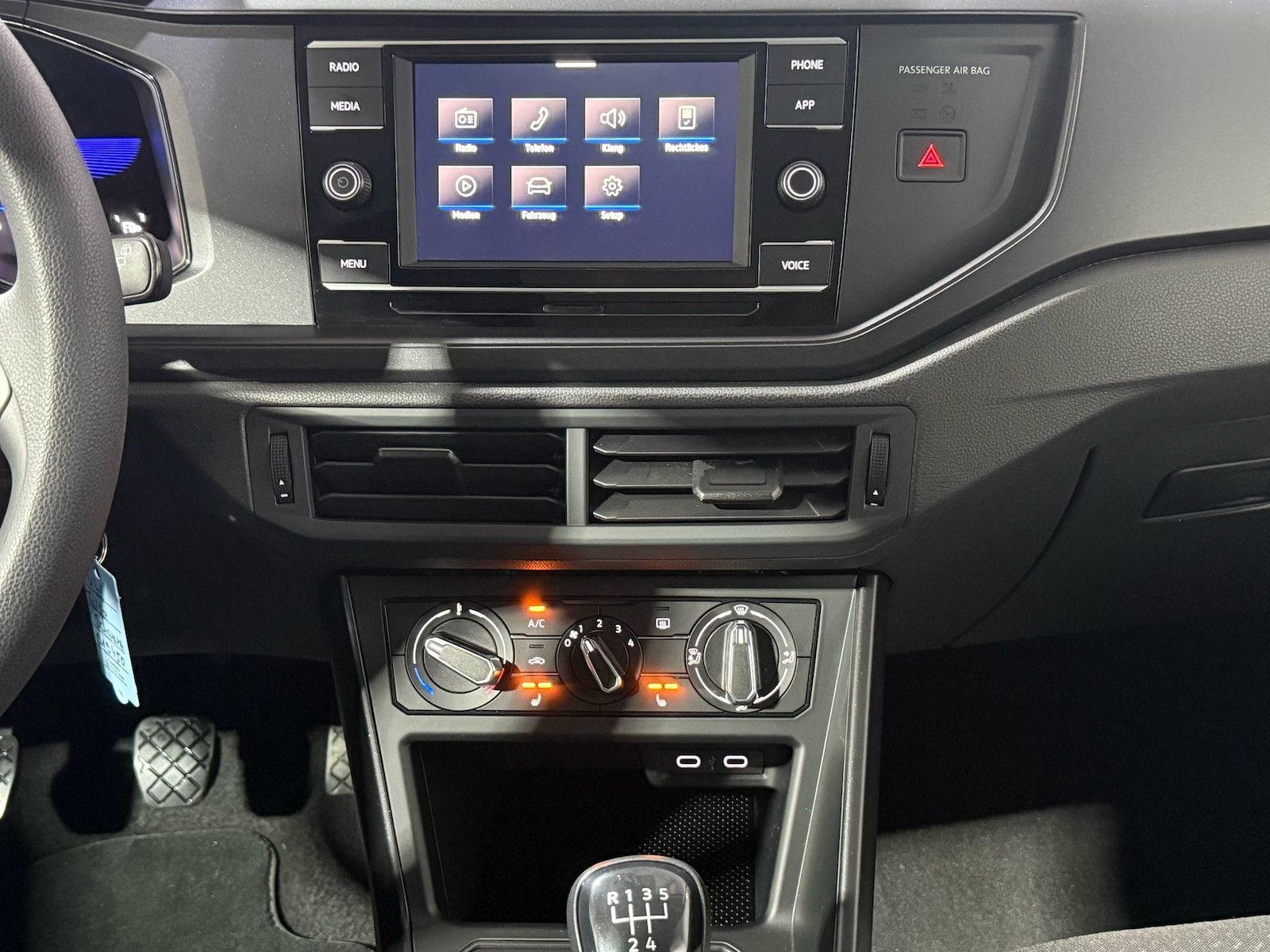 Volkswagen Taigo 1.0 TSI - Samsaru's Car Outlet