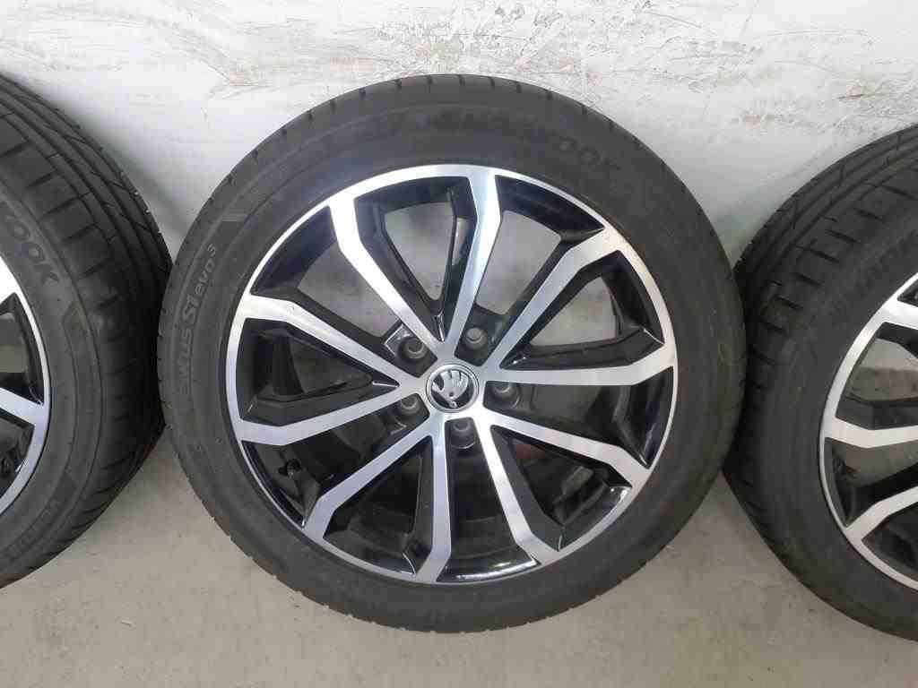 Skoda Octavia Combi DSG - Samsaru's Car Outlet