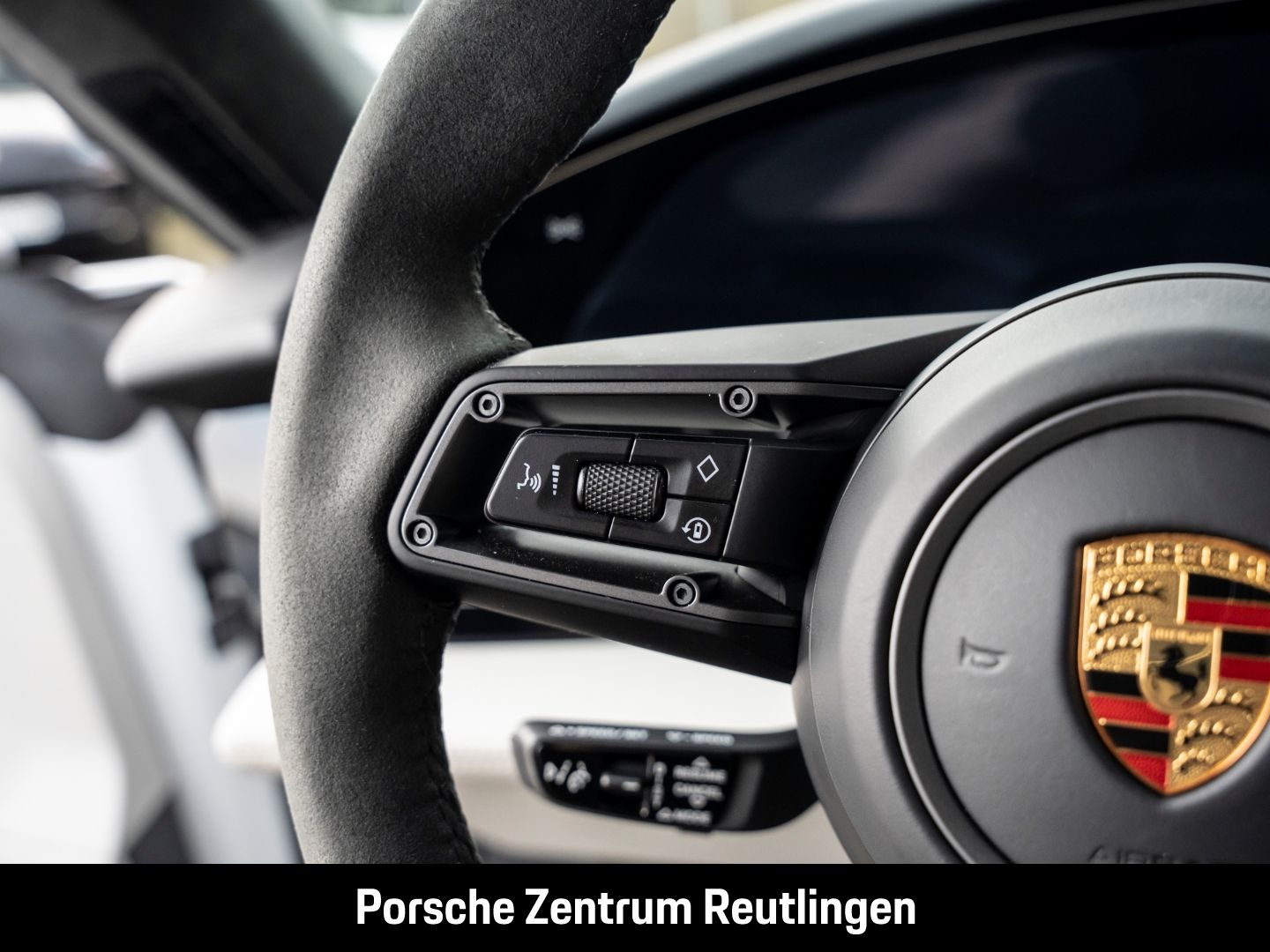 Porsche Taycan Turbo S Cross Turismo InnoDrive Head-Up