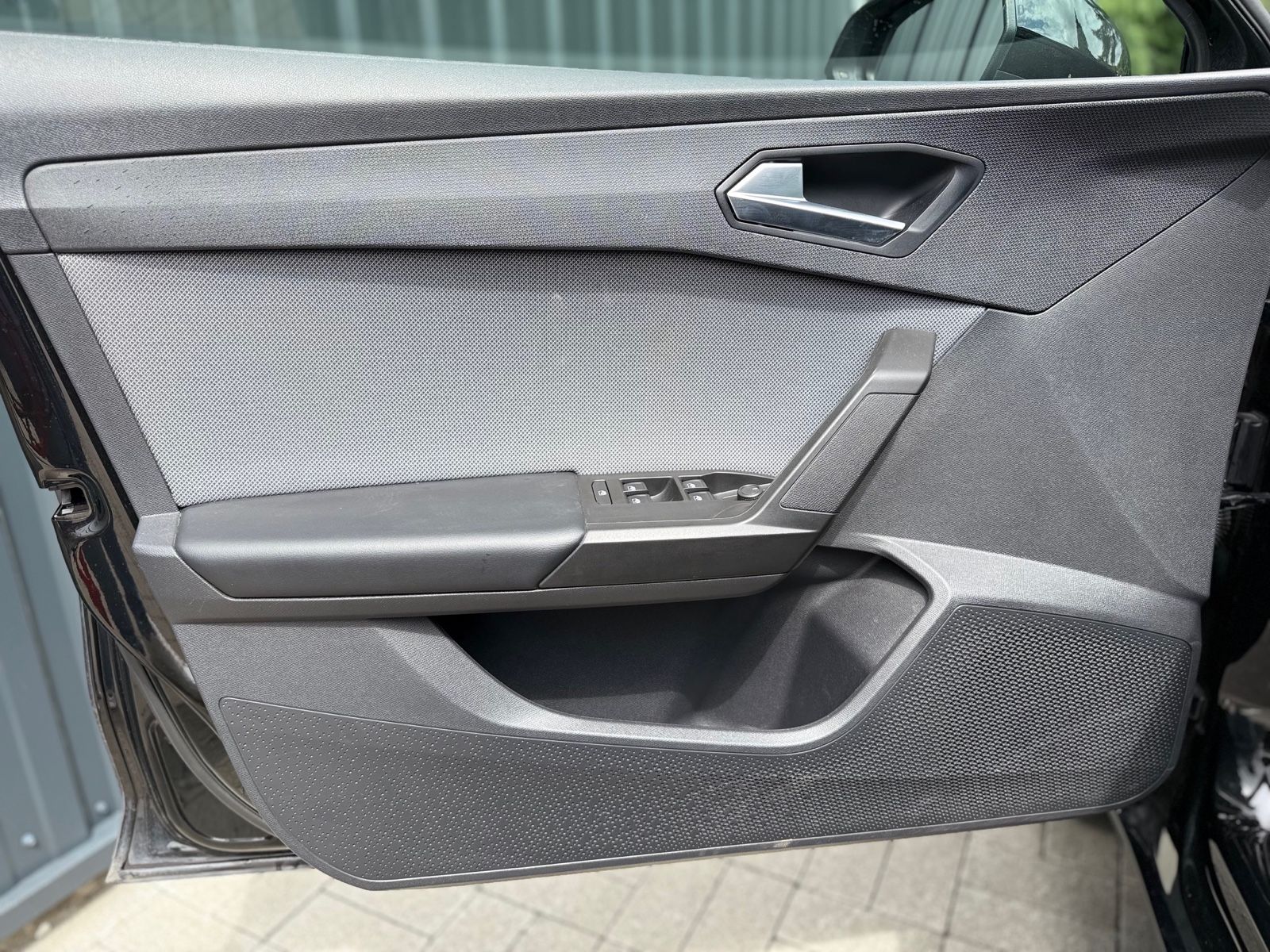Seat Leon Style DSG - Samsaru's Car Outlet