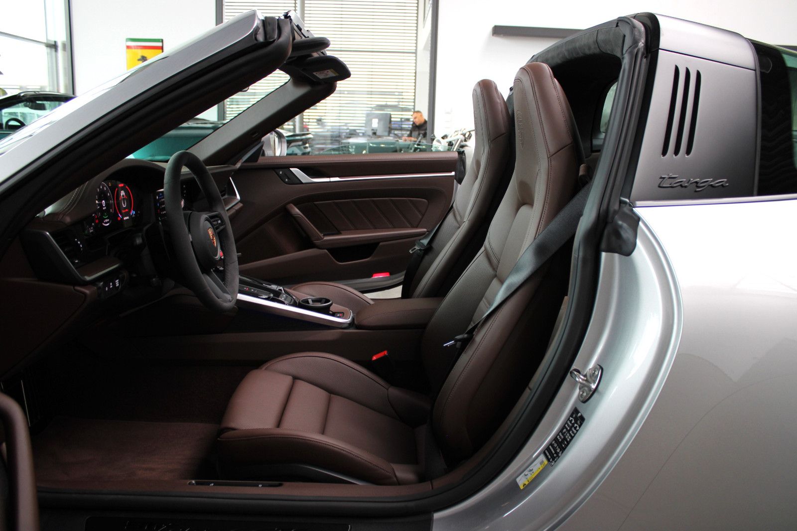 Porsche 992 TARGA 4 GTS T-HYBRID BOSE/LIFT/HD-MATRIX/21"
