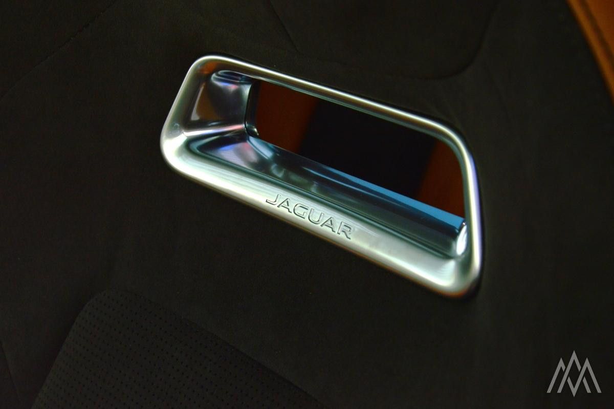 Jaguar F-Pace  SVR 575 PS  Panorama / Pixel LED