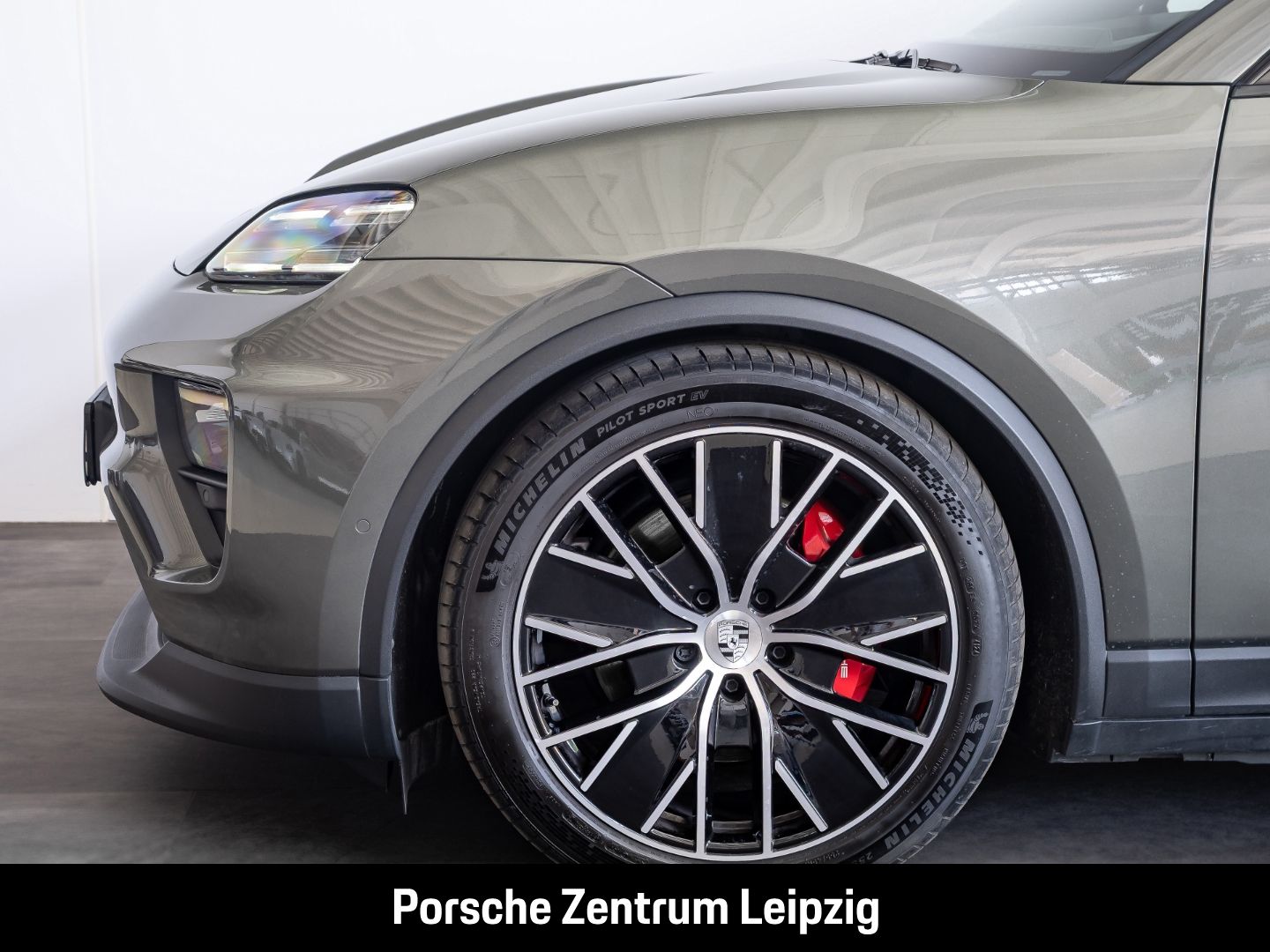 Porsche Macan 4S Vollleder Inno Luft HA-Lenkung AR-HUD B