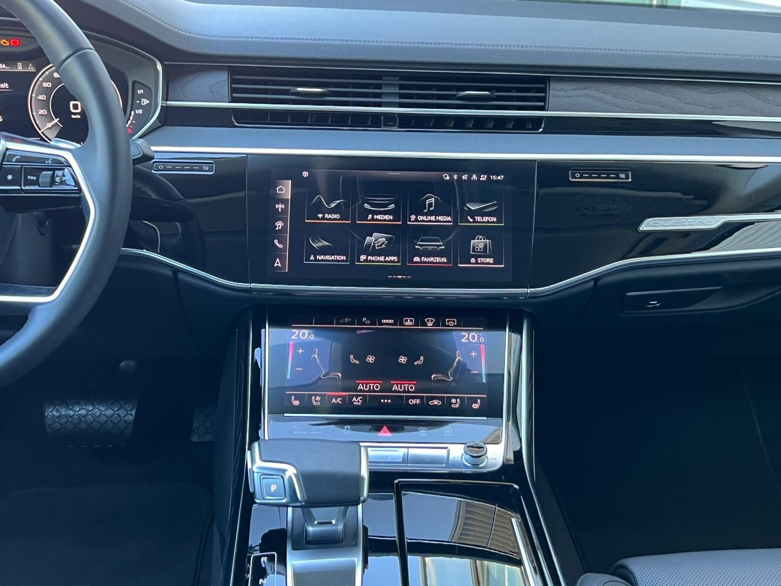 Audi A8 60 TFSIe QUATTRO Lang - Samsaru's Car Outlet