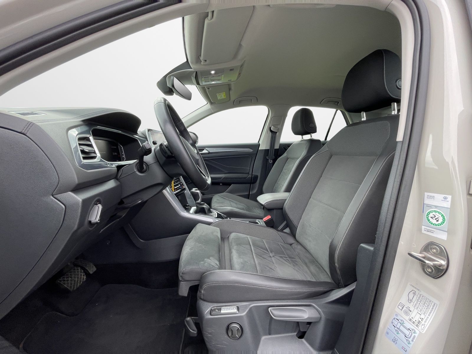 Volkswagen T-Roc 2.0 TDI DSG Style - Samsaru's Car Outlet