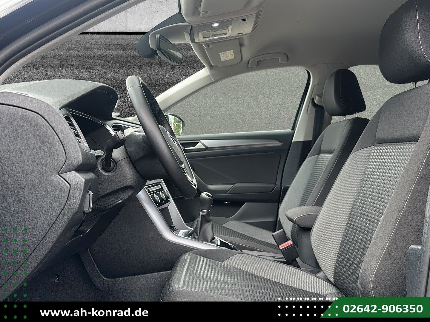 Volkswagen T-Roc 1.0 TSI - Samsaru's Car Outlet