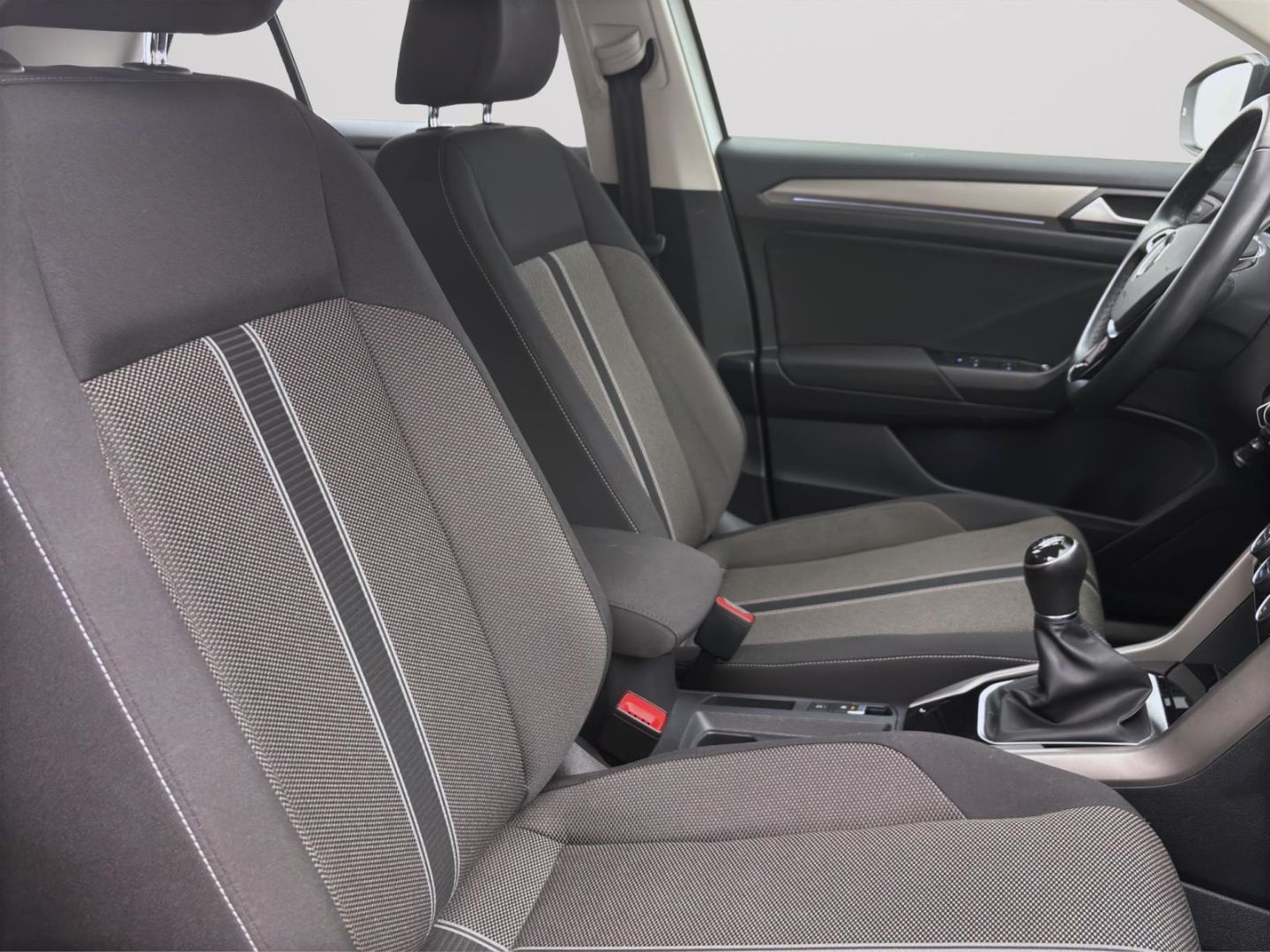 Volkswagen T-Roc 1.0 TSI STYLE - Samsaru's Car Outlet