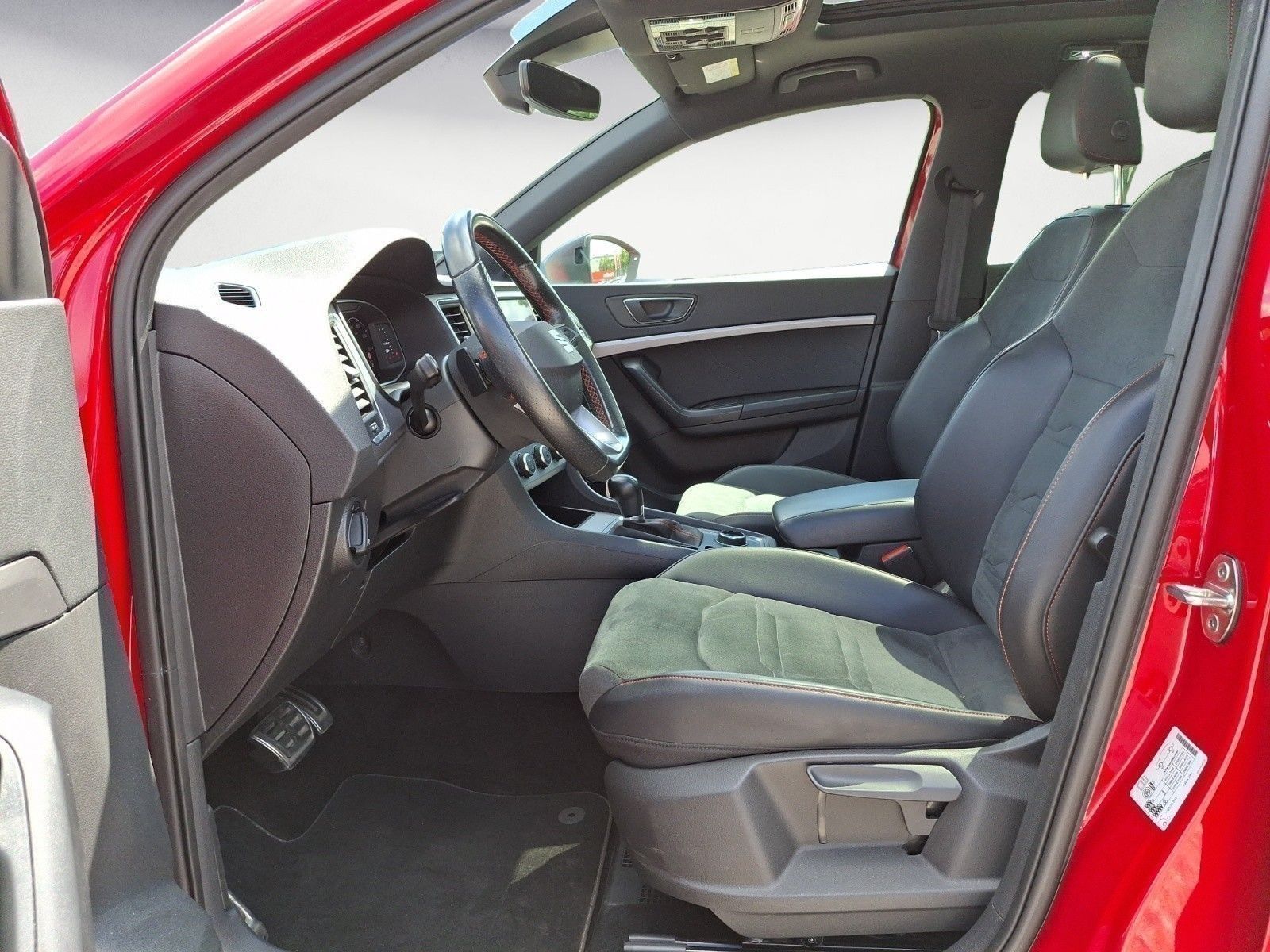 Seat Ateca 1,5 TSI DSG FR AHK*SHZ*PANO*ACC*NAVI*KAMER