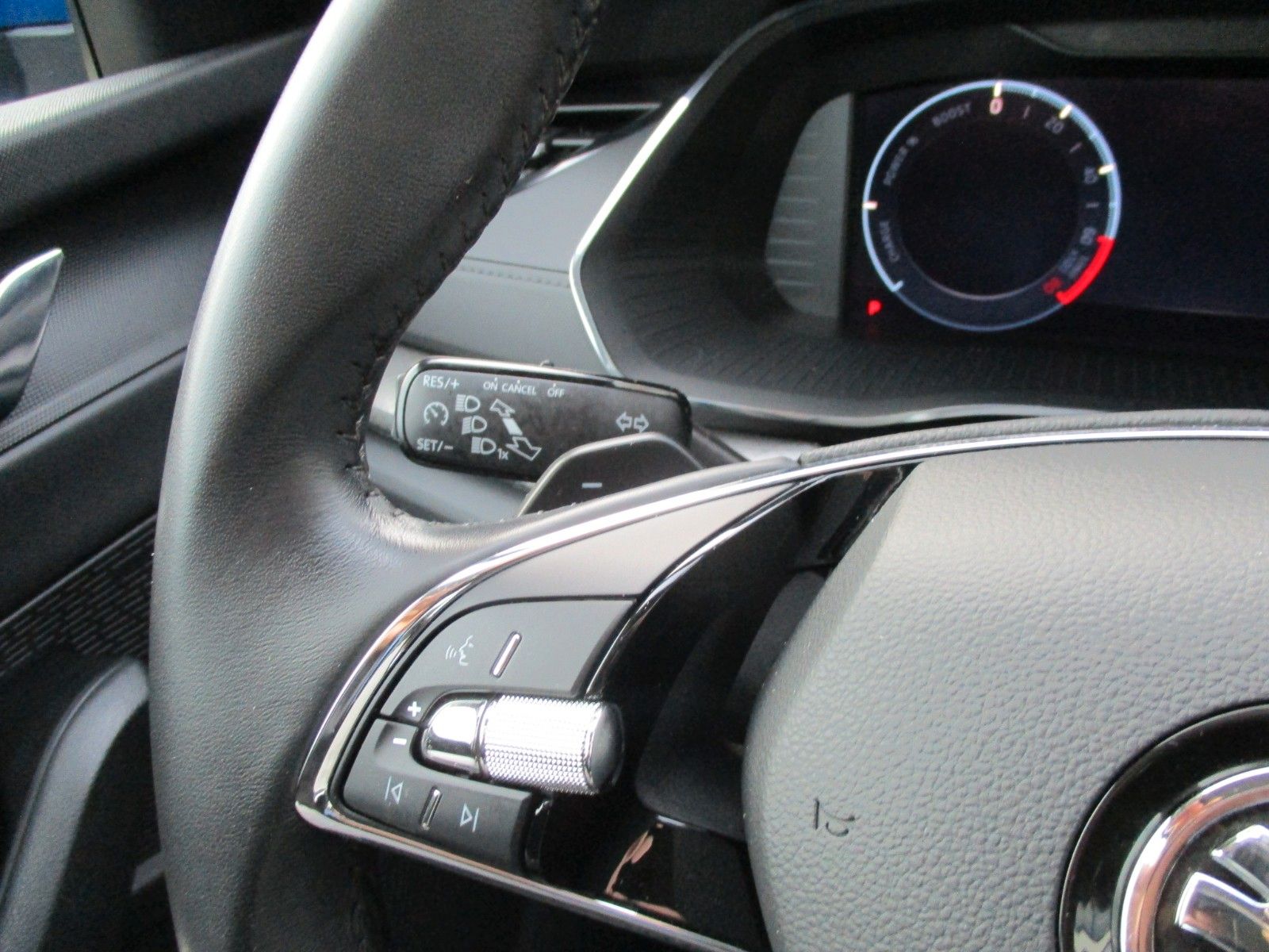 Skoda Octavia Combi 1.4 TSI iV DSG Ambition - Samsaru's Car Outlet