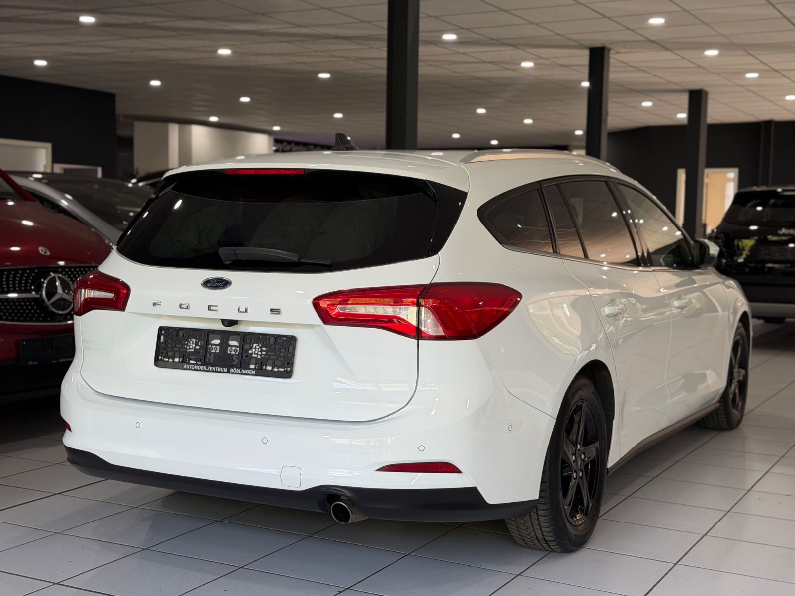 Ford Focus Turnier 2.0 C&C*AUTOMATIK*AHK*KAMERA*ACC*