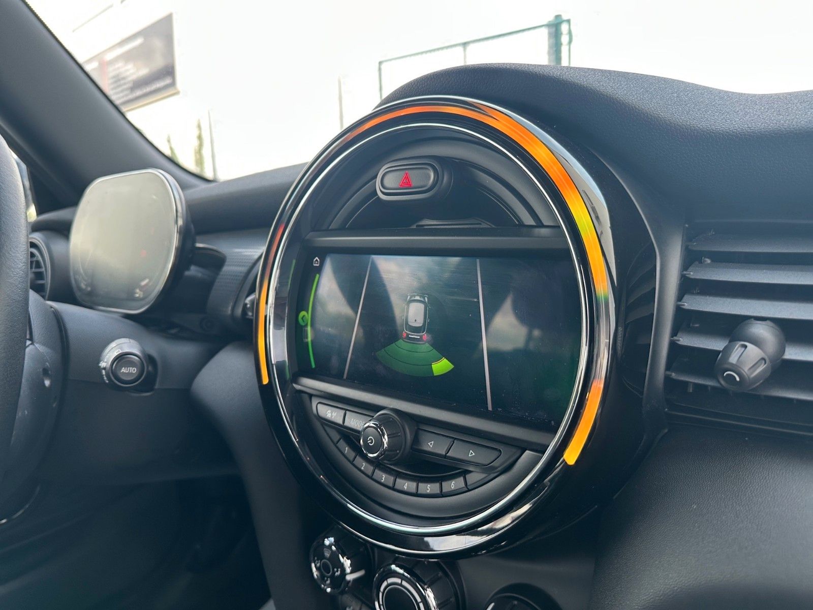 MINI COOPER Essential - Samsaru's Car Outlet