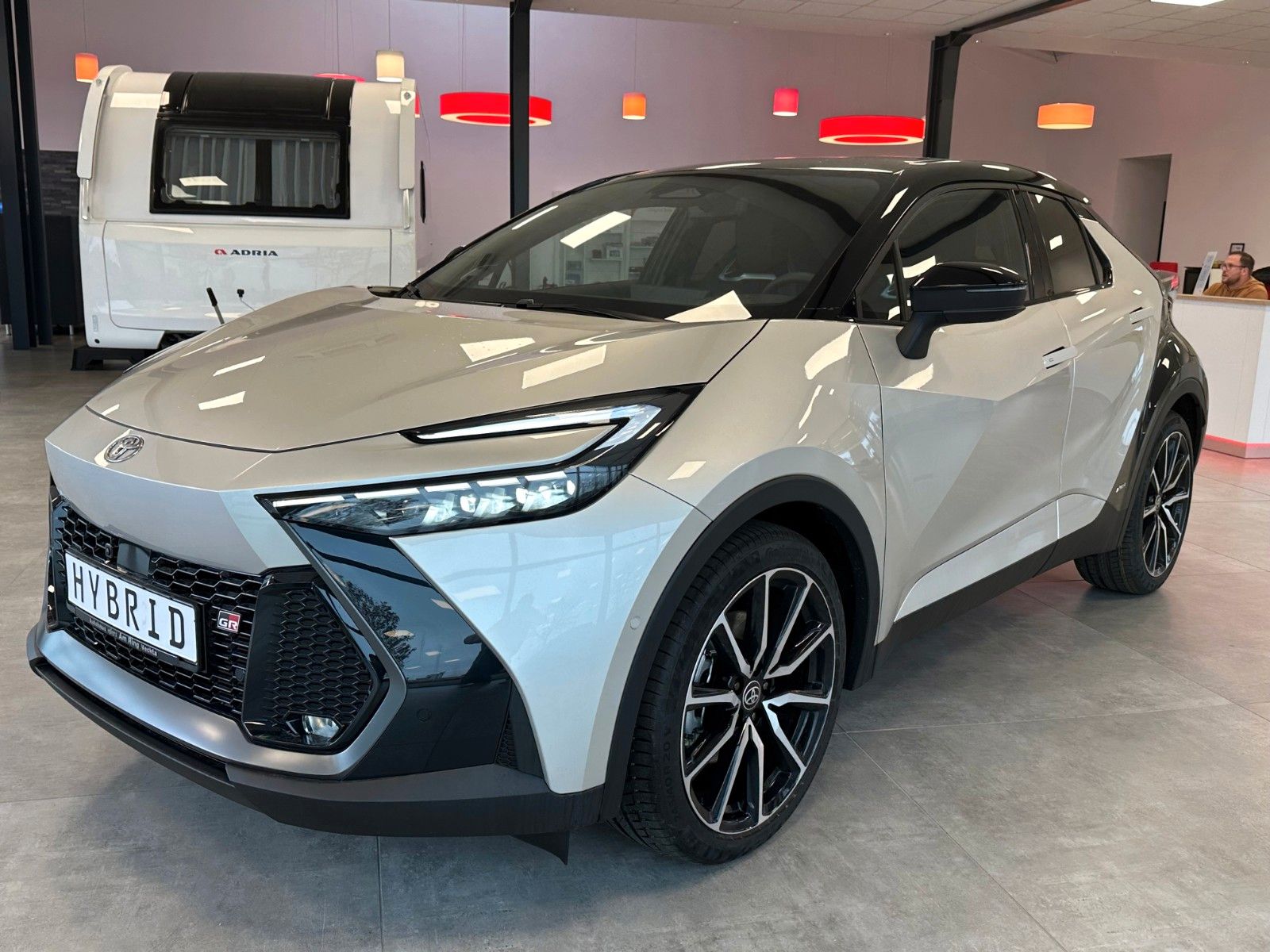 Toyota C-HR HYBRID 2.0 GR SPORT PREMIERE 4x4 SOFORT !