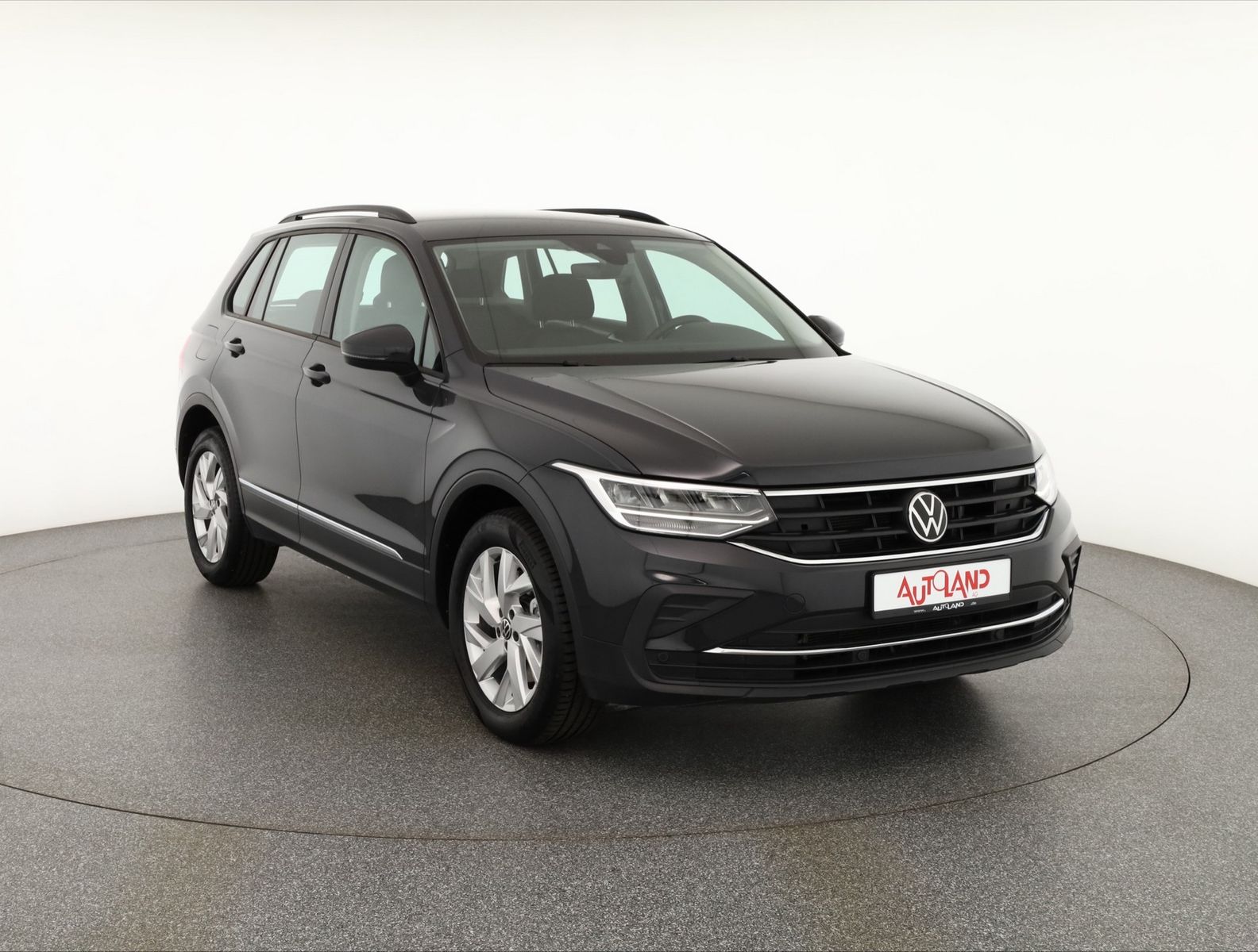 Volkswagen Tiguan 2.0 TSI 4Motion Life - Samsaru's Car Outlet