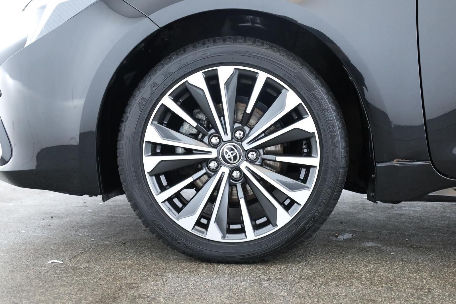 Toyota Corolla Touring Sports 1.8 CVT Team D Navi Kam
