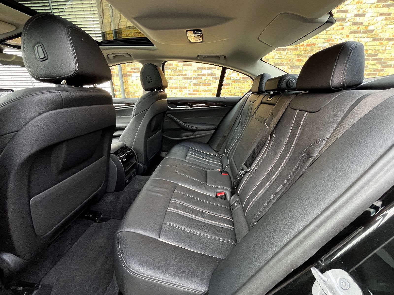 BMW 530e xDrive LuxuryLine Leder LED Navi GDach HUD