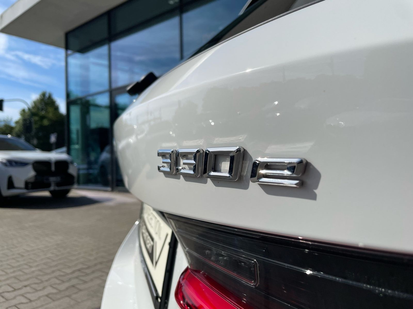BMW 330e xDrive Tour M Sport || AHK Pano ACC 360 H&K