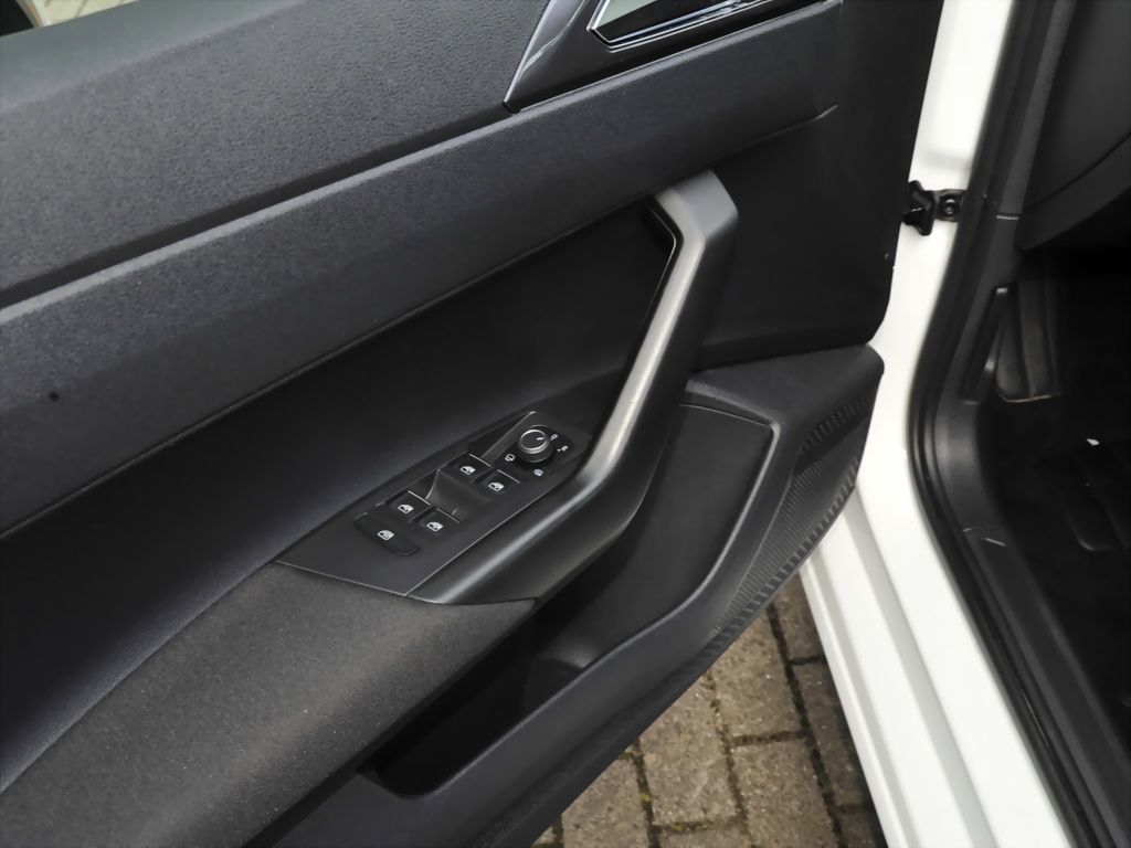 Volkswagen Polo 1.0 TSI Style DSG - Samsaru's Car Outlet