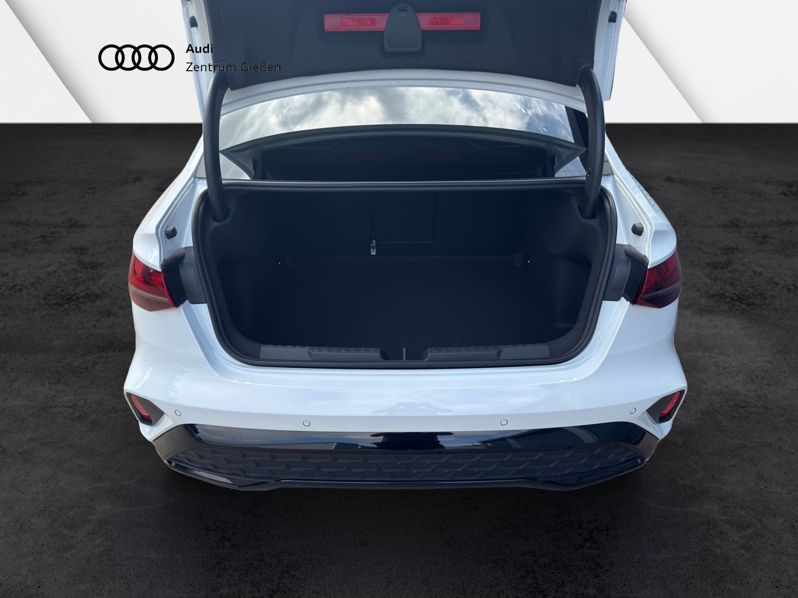 Audi A3 Limousine 35 TFSI S line Black HuD AHK SONOS