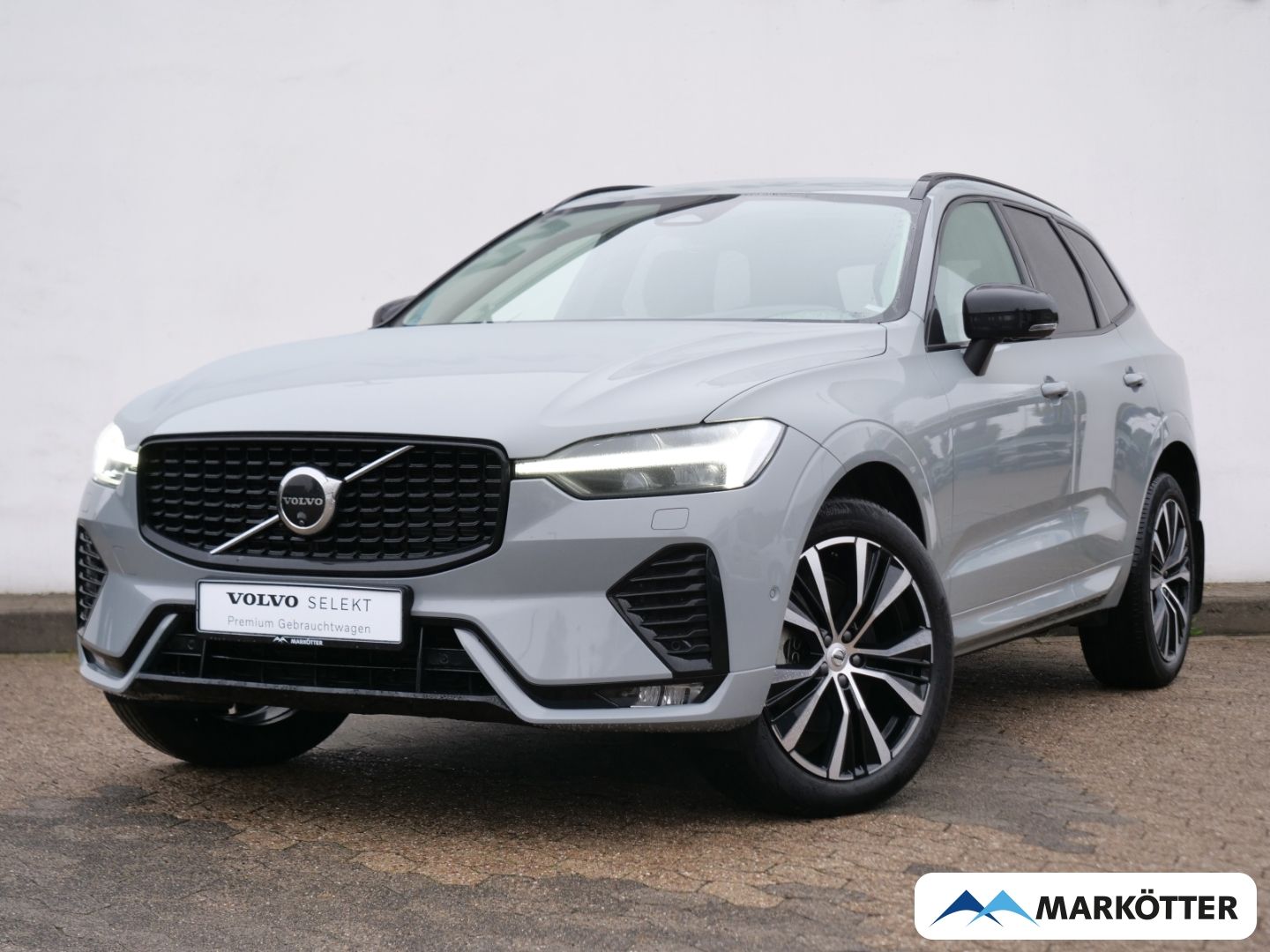 Volvo XC60 B4 AWD Plus Dark AHK/360CAM/Google