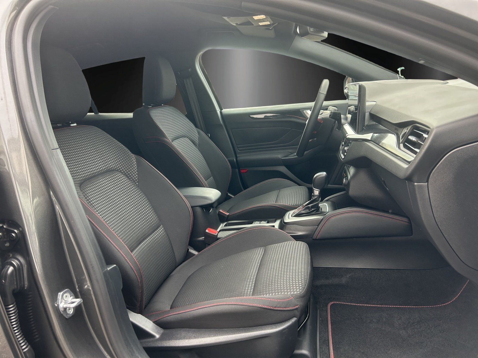 Ford Focus 1.0 ST-Line X Aut./LED/ACC/KAMERA/NAVI/SHZ