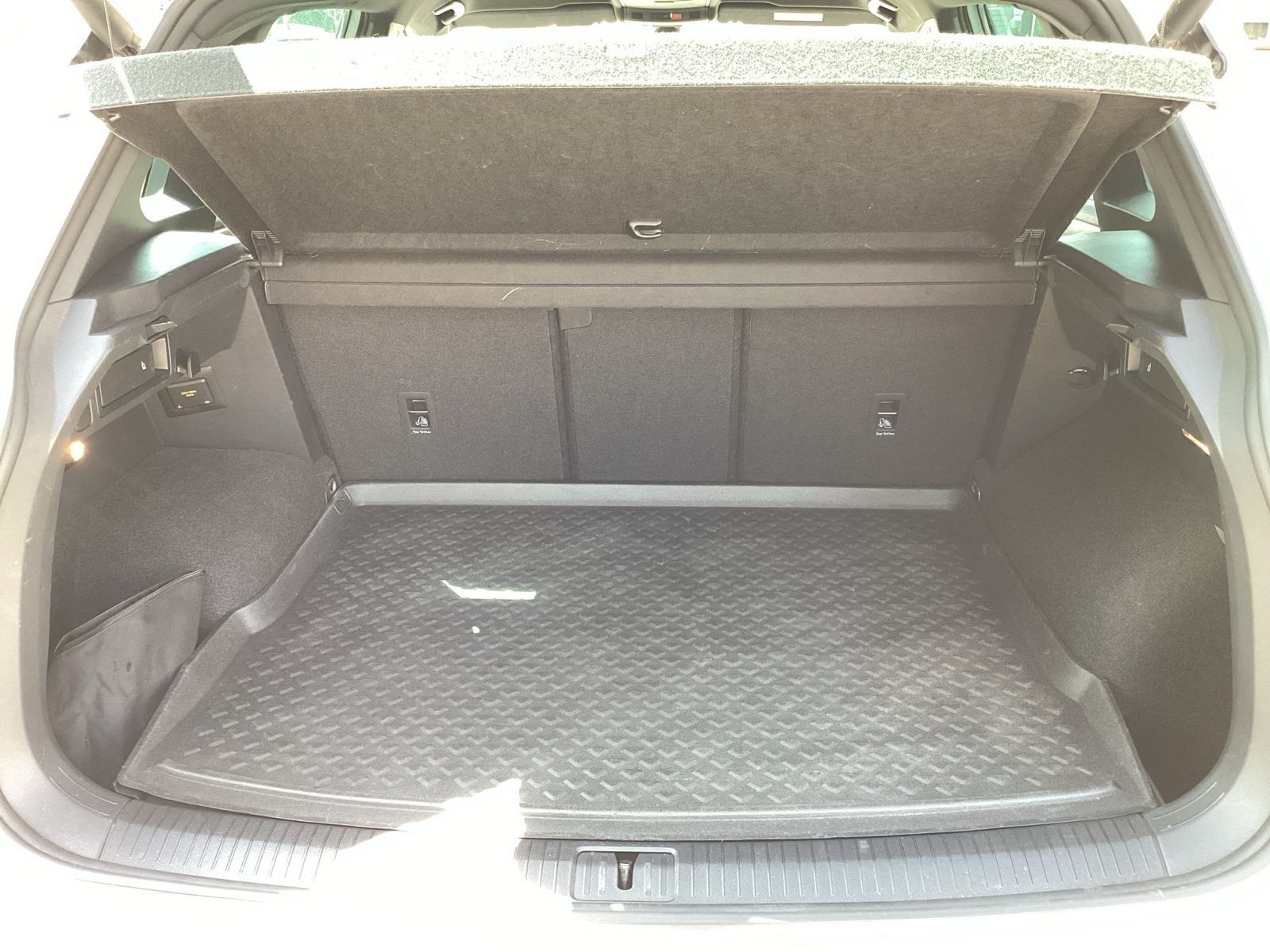 Volkswagen Tiguan 2.0TDI R-Line 4M DSG - Samsaru's Car Outlet