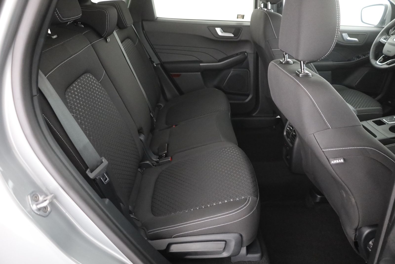 Ford Kuga 1.5 EB Titanium Aut. - Samsaru's Car Outlet