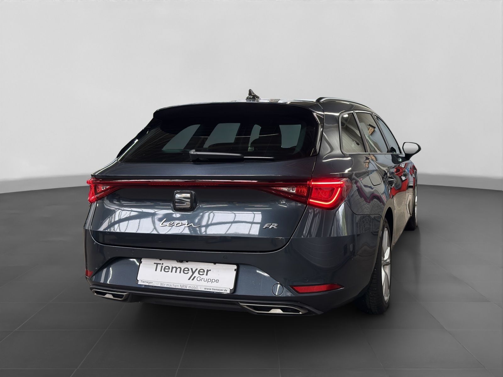 Seat Leon Sportstourer 2.0 TDI DSG FR AHK KAMERA NAVI