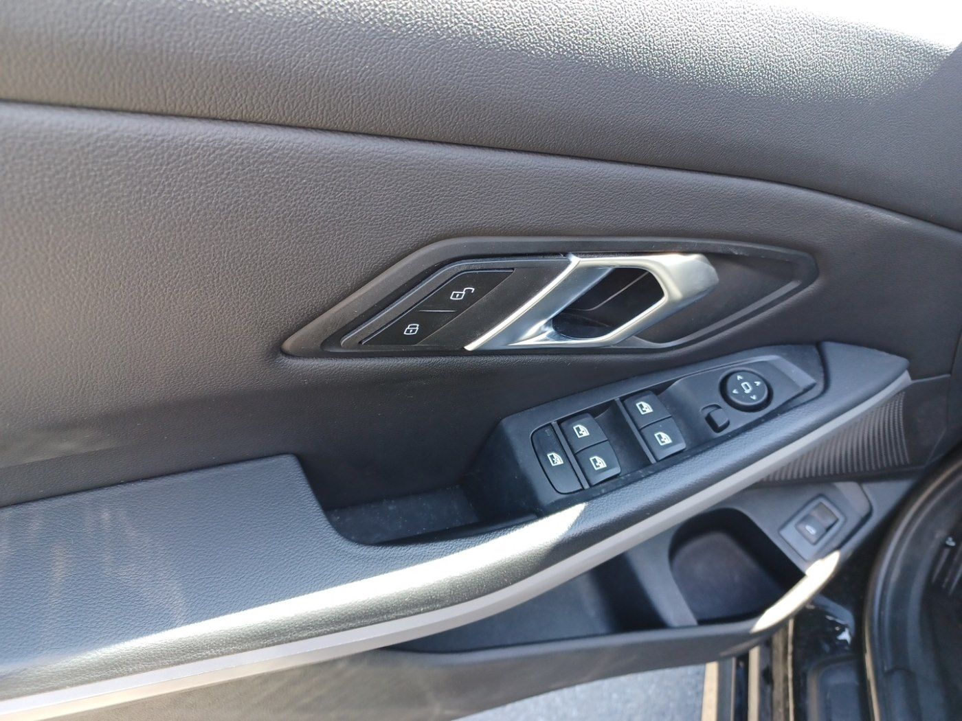 BMW 320d Touring Advantage - Samsaru's Car Outlet